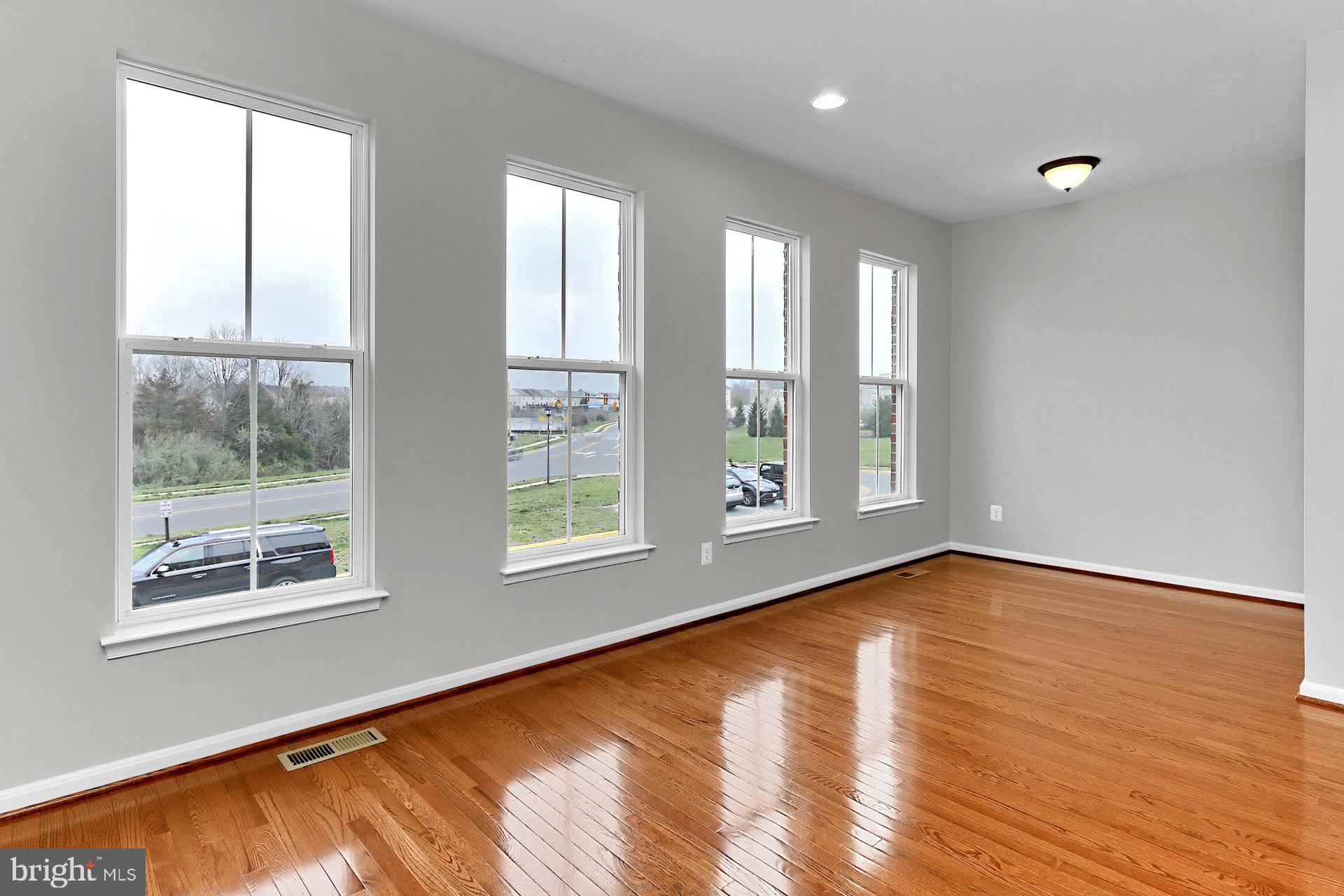 PEMBROOKE - Residential