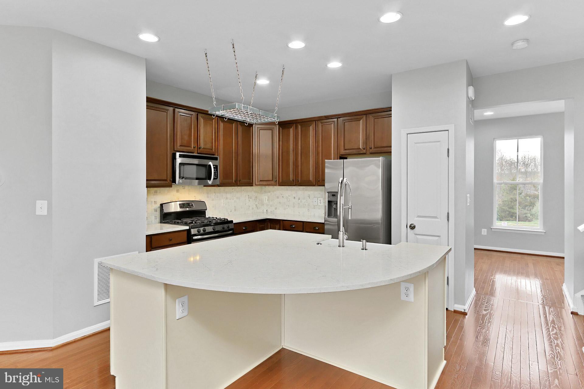 PEMBROOKE - Residential