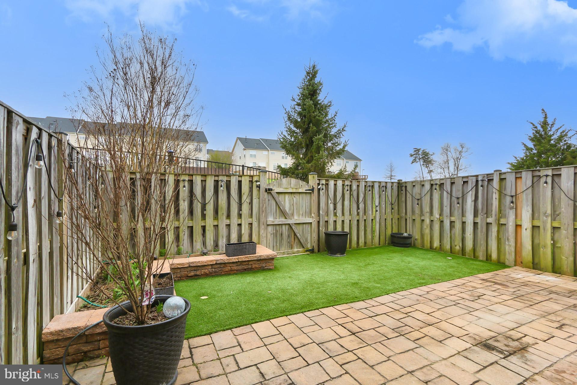 PEMBROOKE - Residential