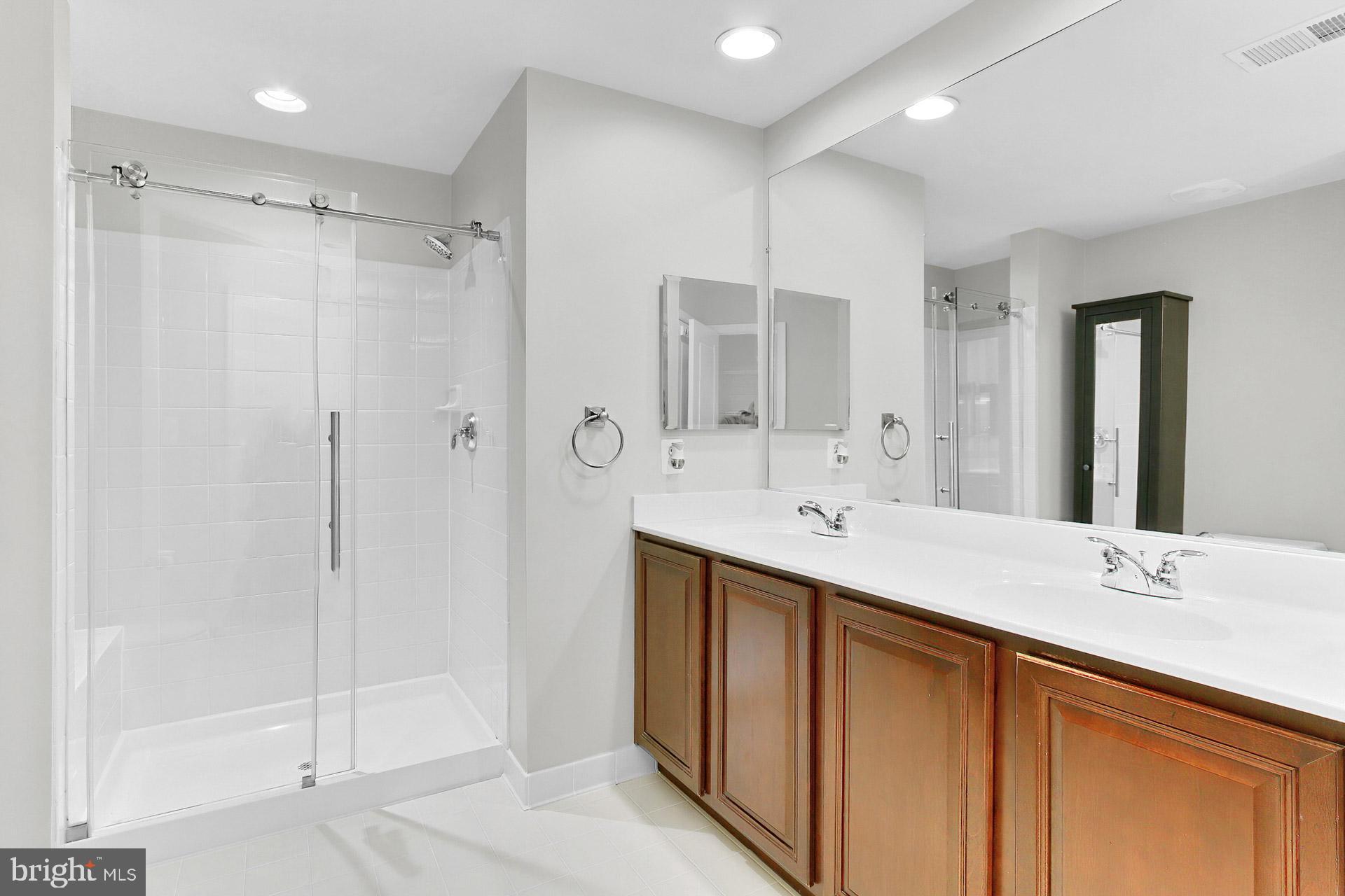 PEMBROOKE - Residential