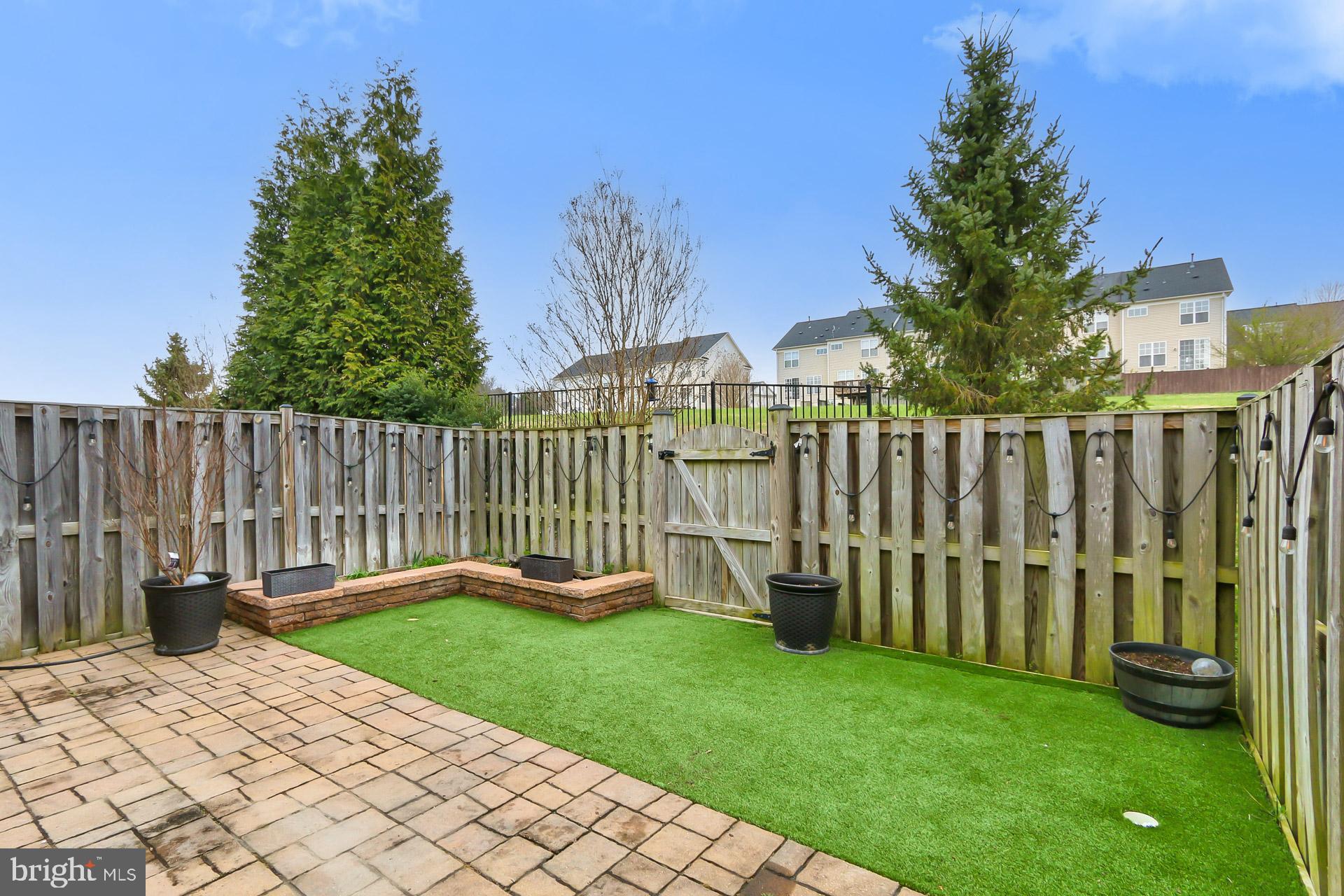 PEMBROOKE - Residential