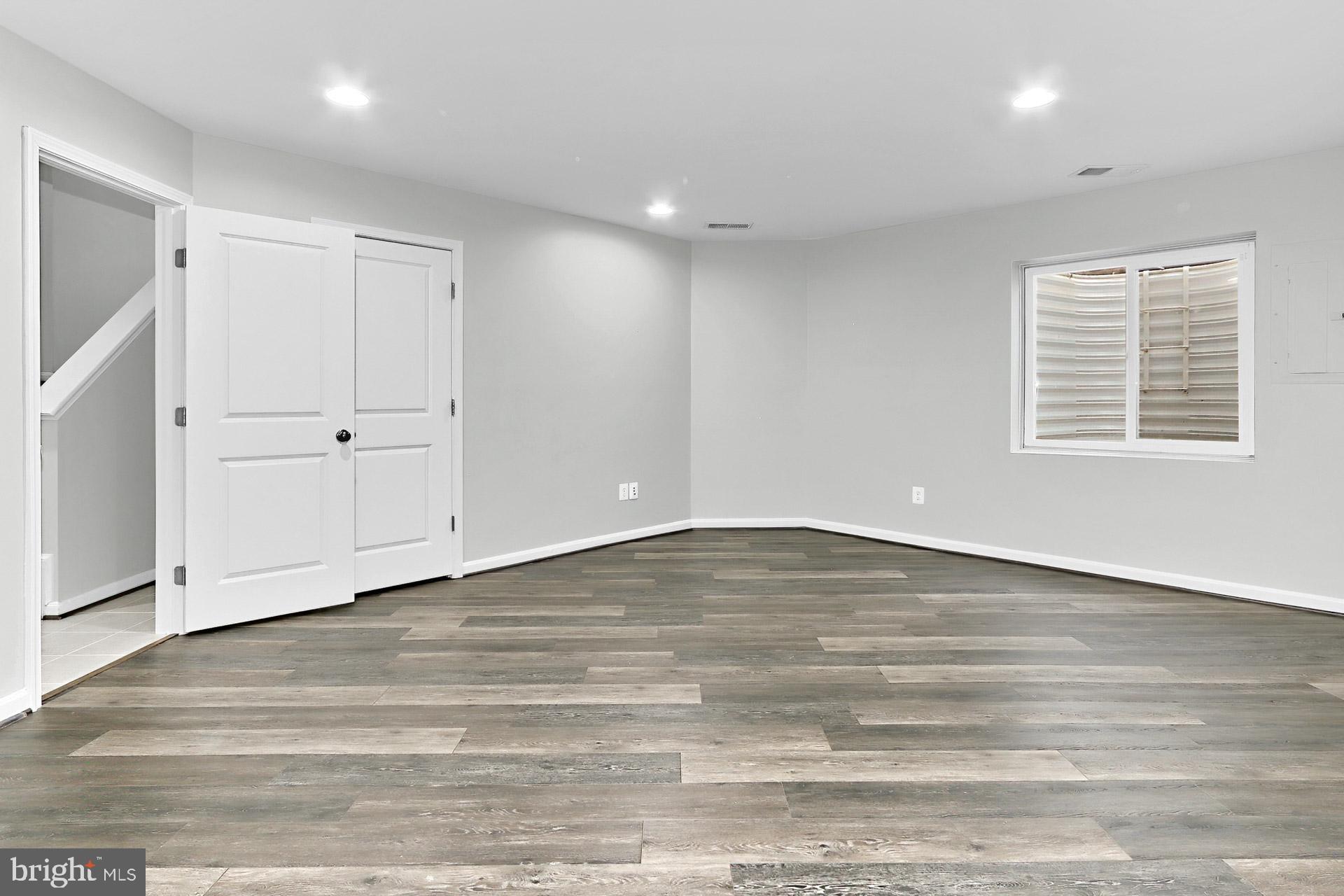 PEMBROOKE - Residential