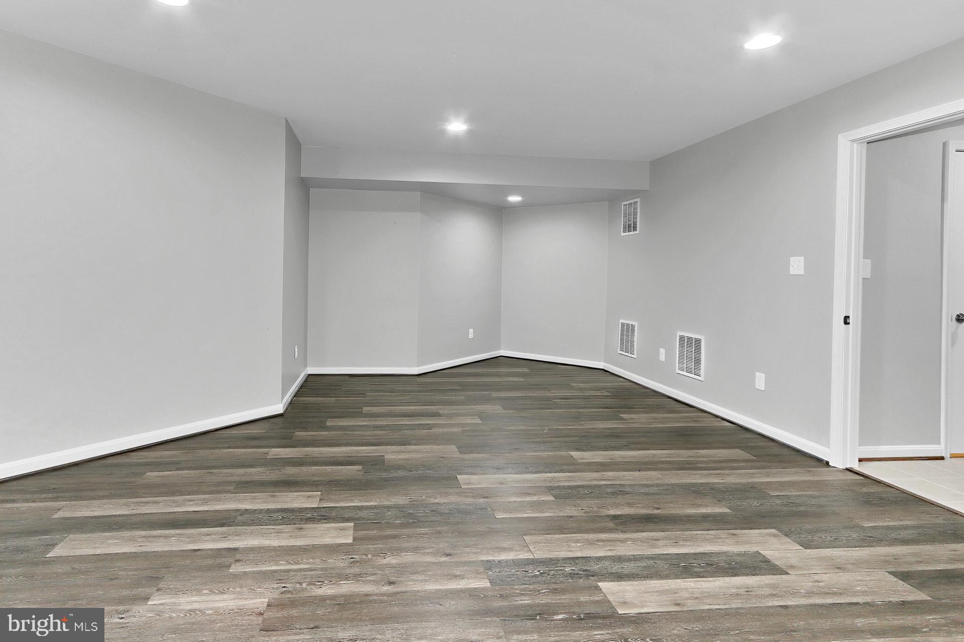 PEMBROOKE - Residential