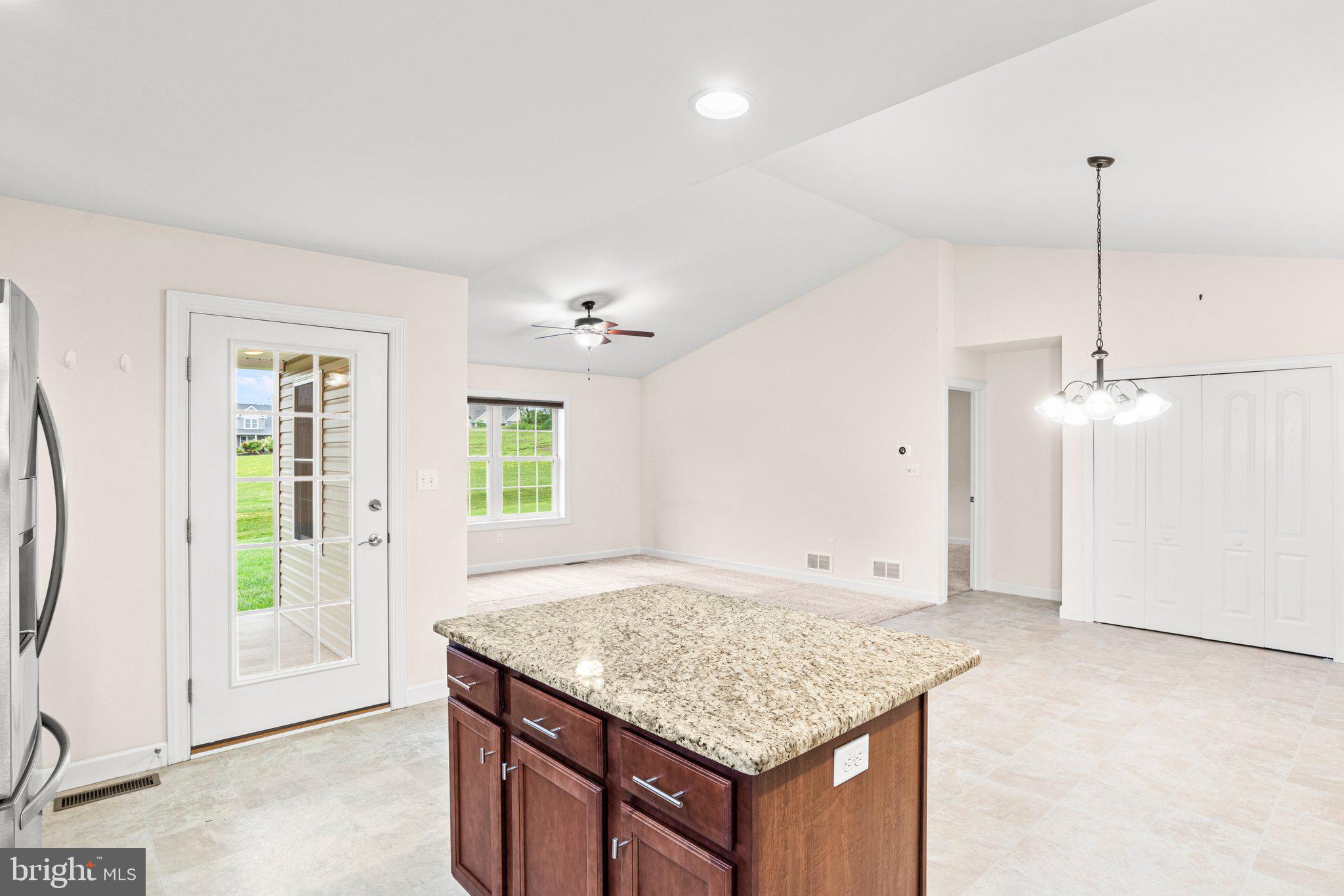 WOODLAND HILLS - Residential