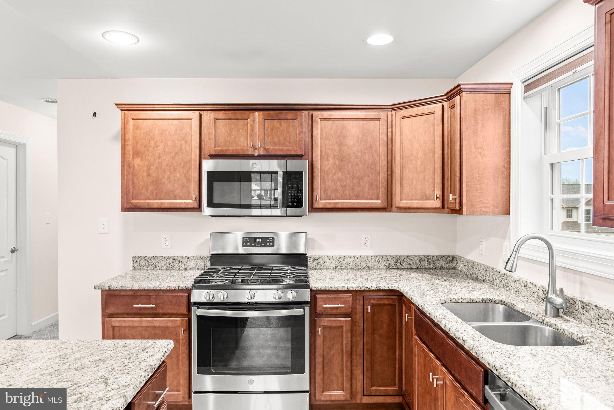 WOODLAND HILLS - Residential