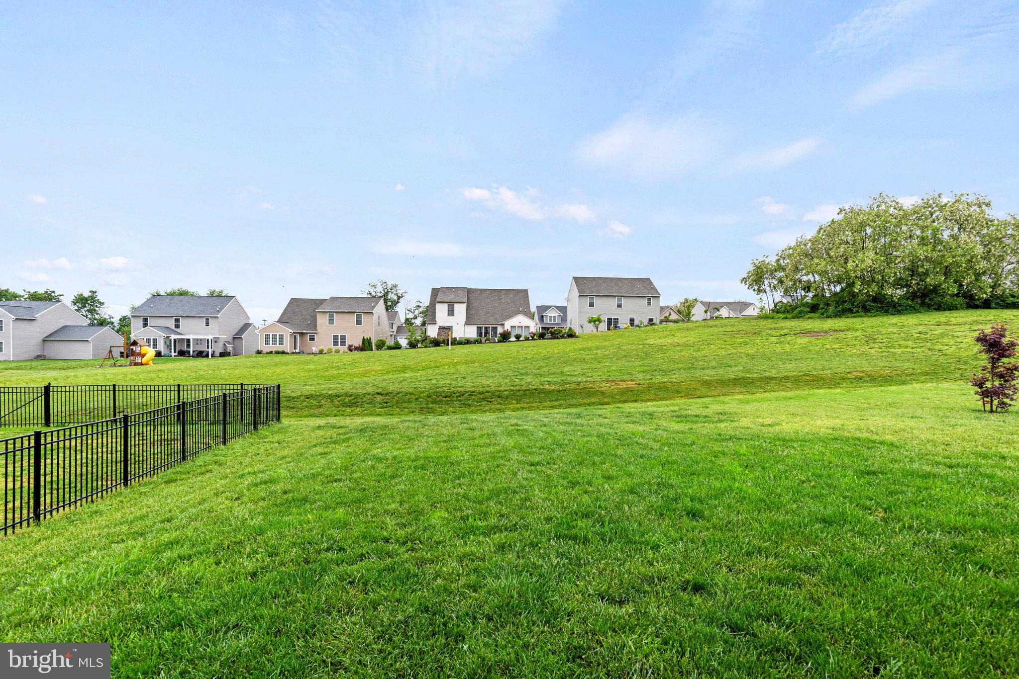 WOODLAND HILLS - Residential