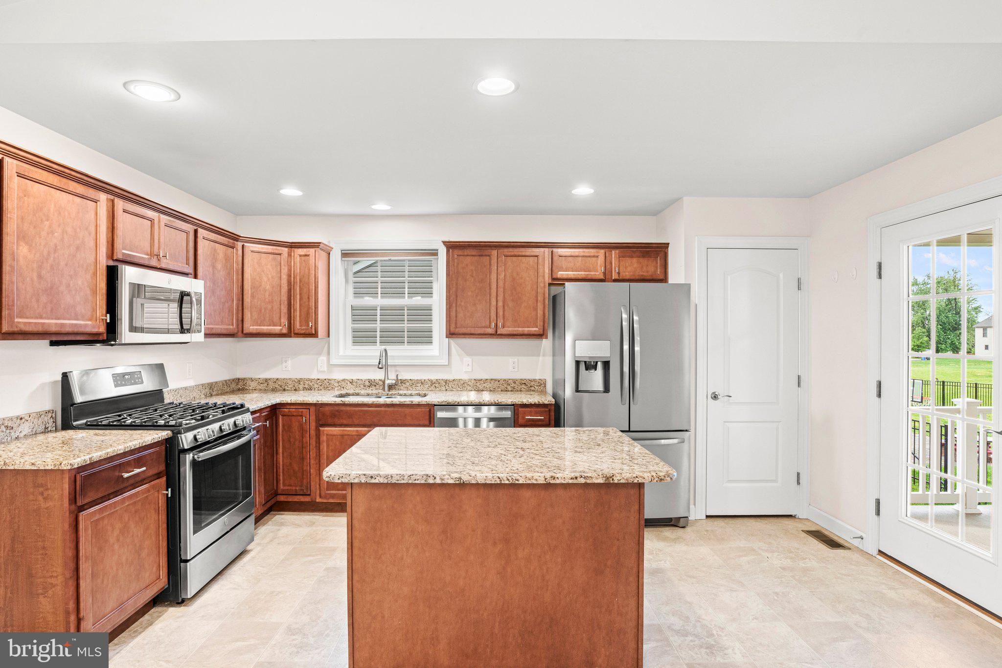 WOODLAND HILLS - Residential