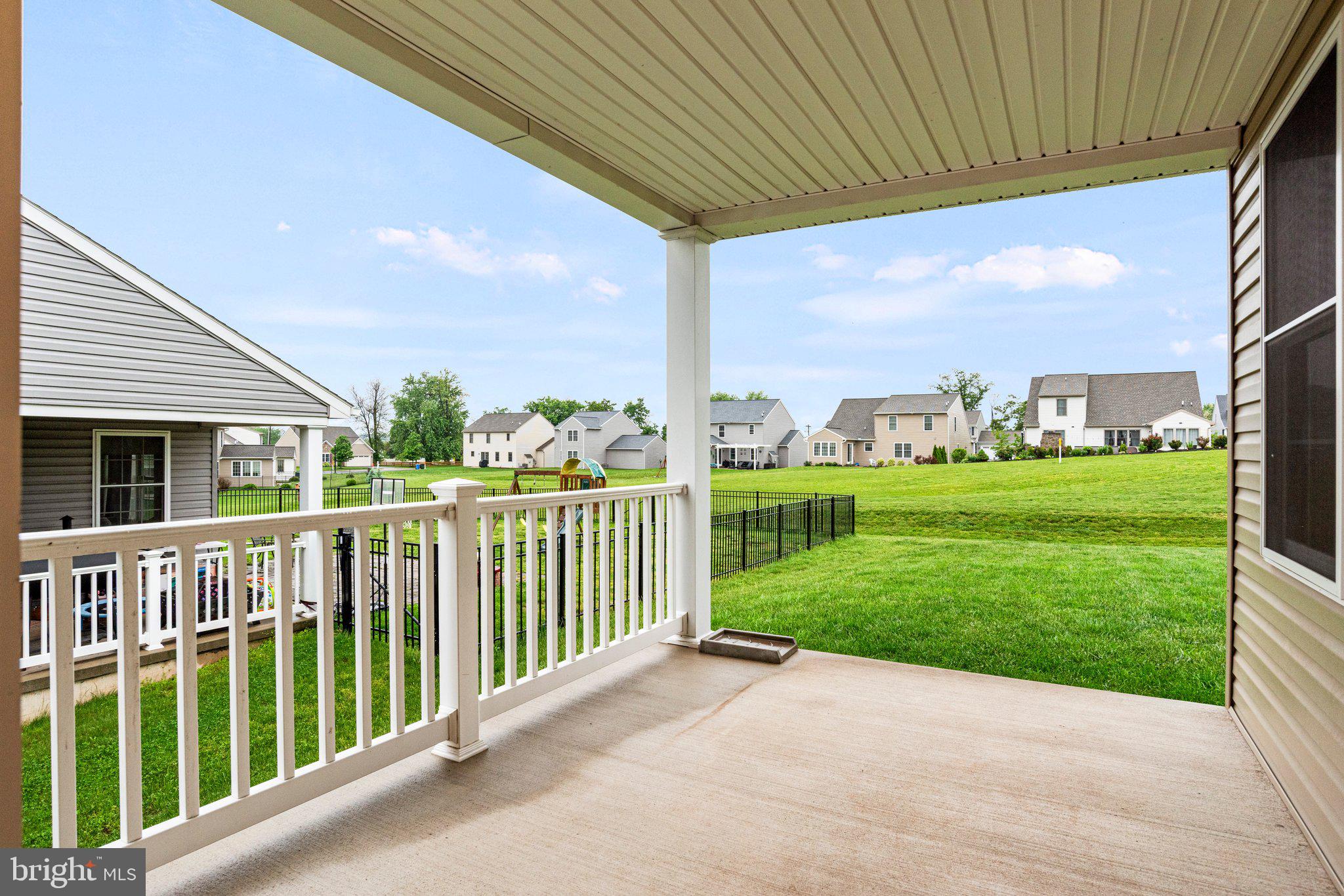 WOODLAND HILLS - Residential