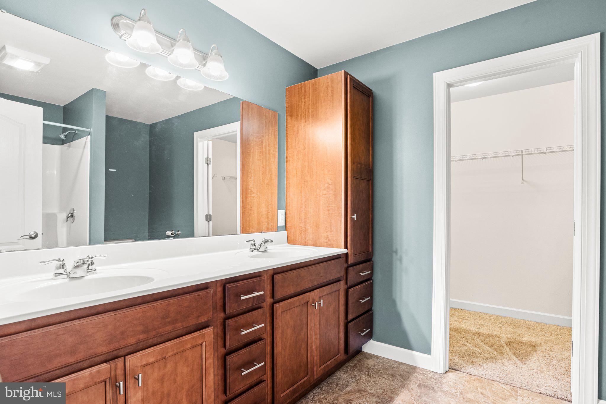 WOODLAND HILLS - Residential