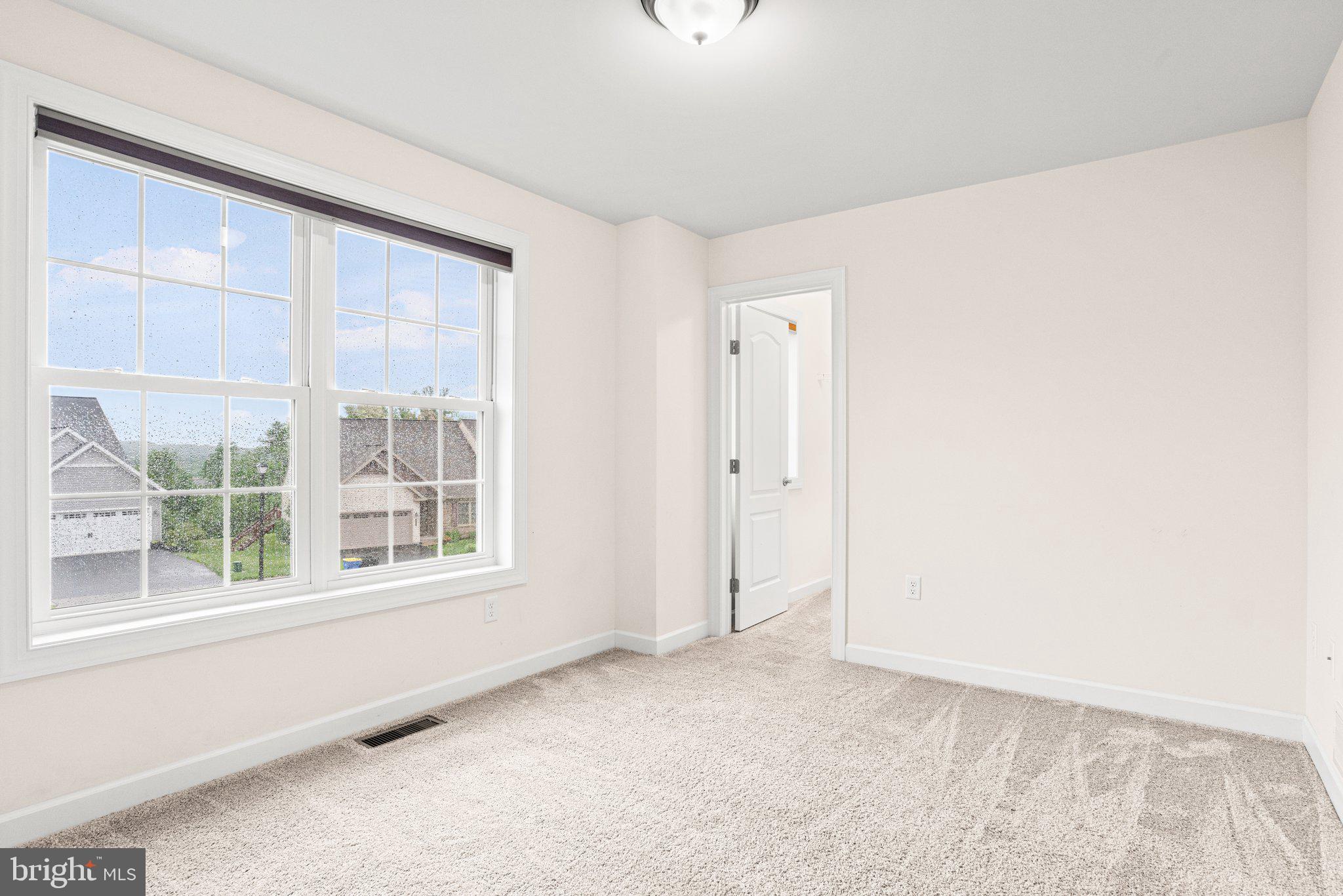 WOODLAND HILLS - Residential