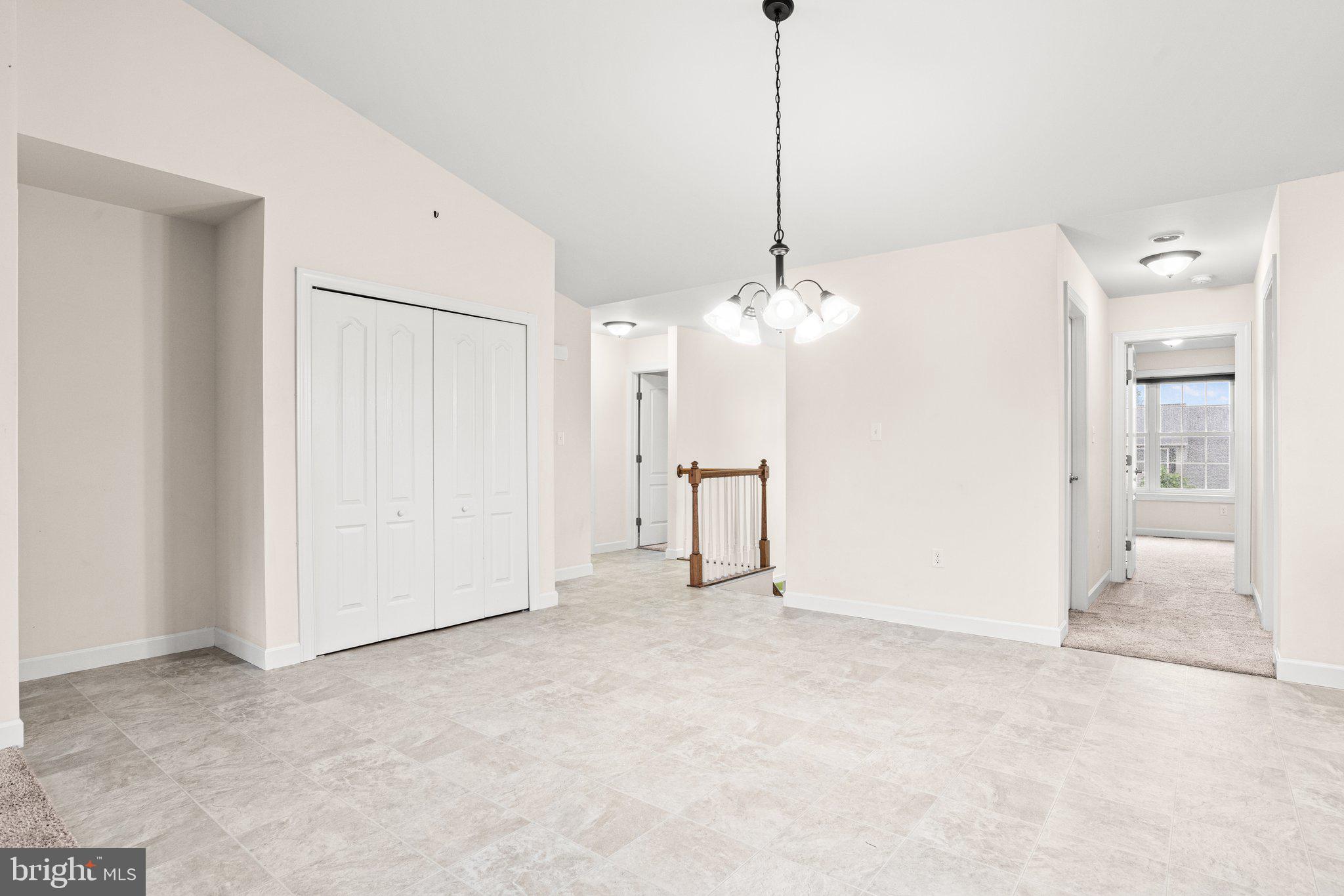 WOODLAND HILLS - Residential