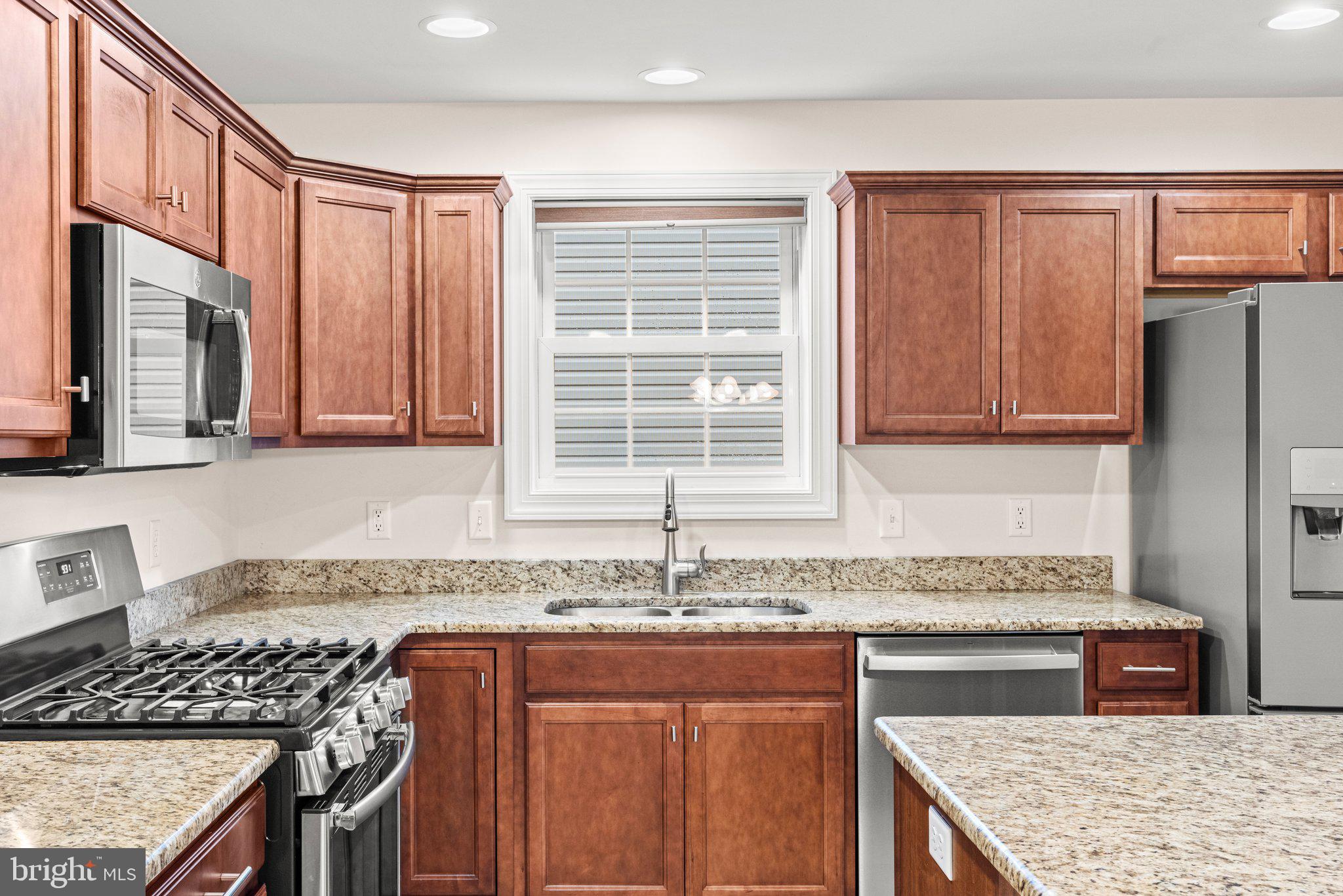 WOODLAND HILLS - Residential