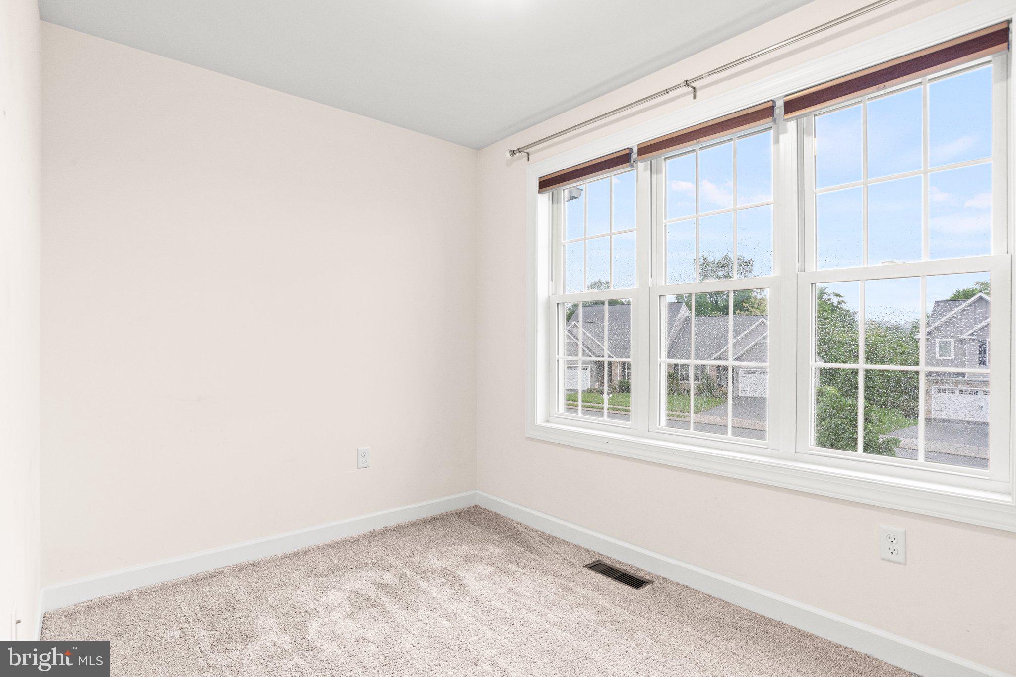 WOODLAND HILLS - Residential