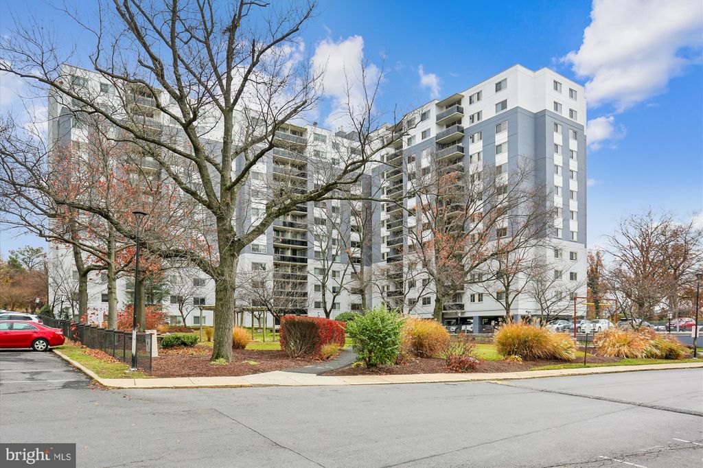Photo of 7333 New Hampshire Avenue #1217, TAKOMA PARK, MD 20912 (MLS # MDMC2208988)