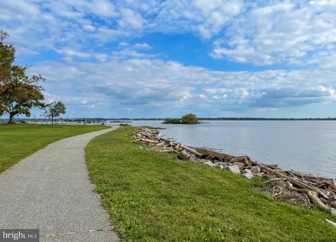 RIVERBEND - Residential