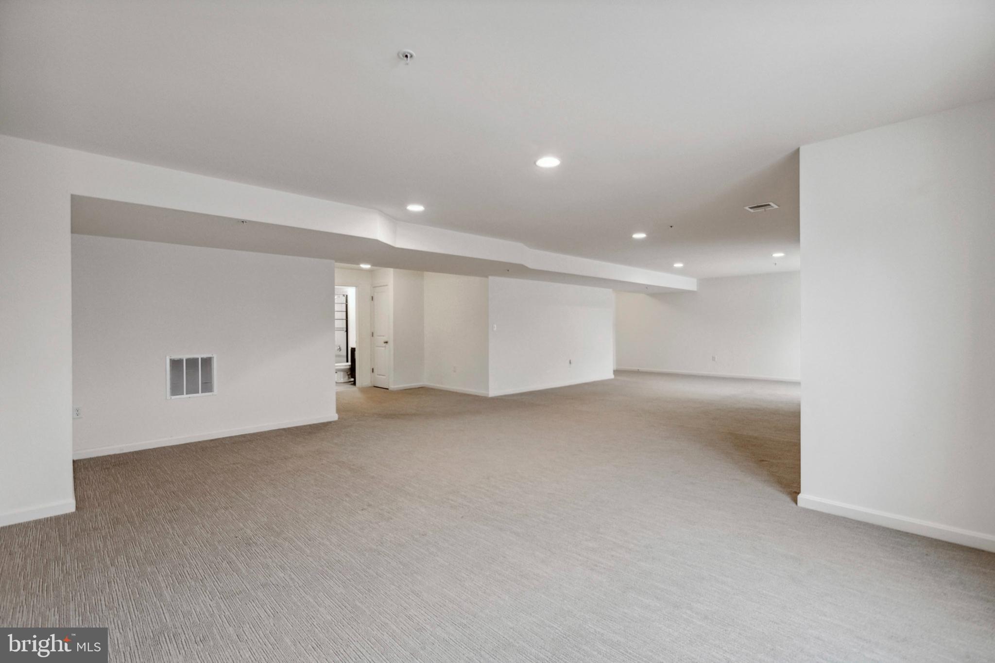 RIVERBEND - Residential