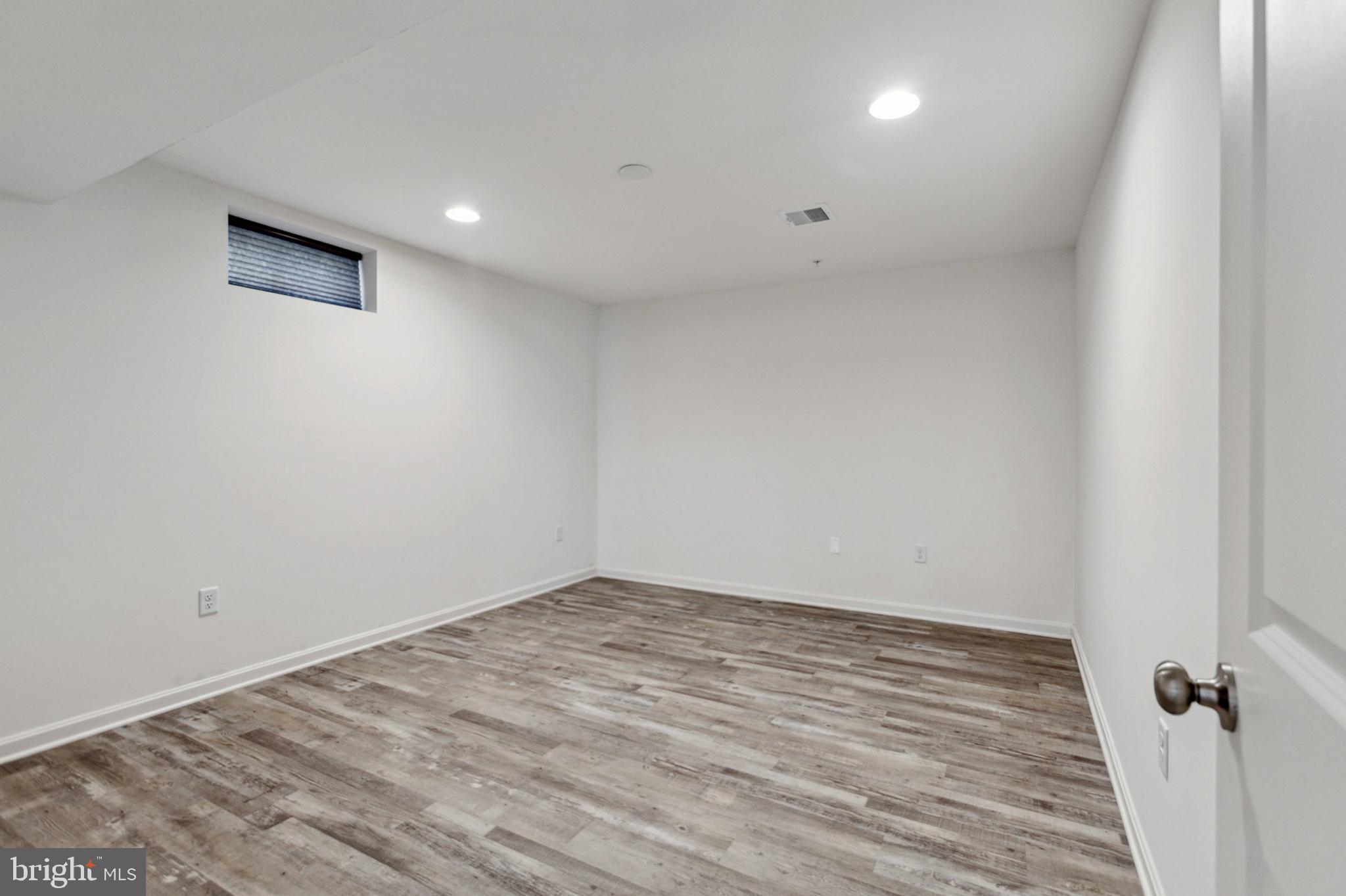 RIVERBEND - Residential