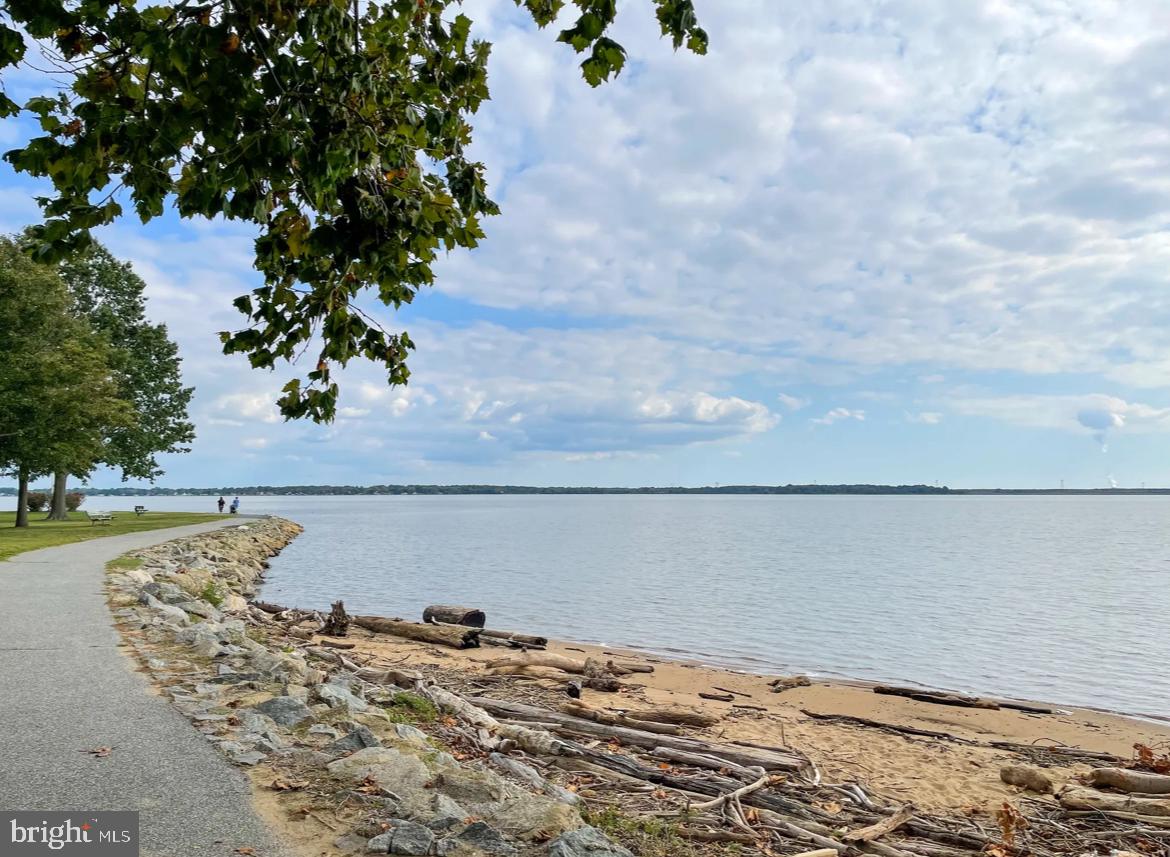 RIVERBEND - Residential