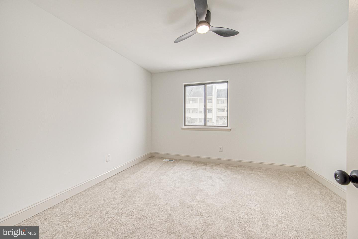 SUMMIT HOUSE - Residential