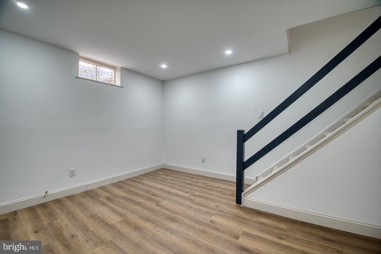 SUMMIT HOUSE - Residential