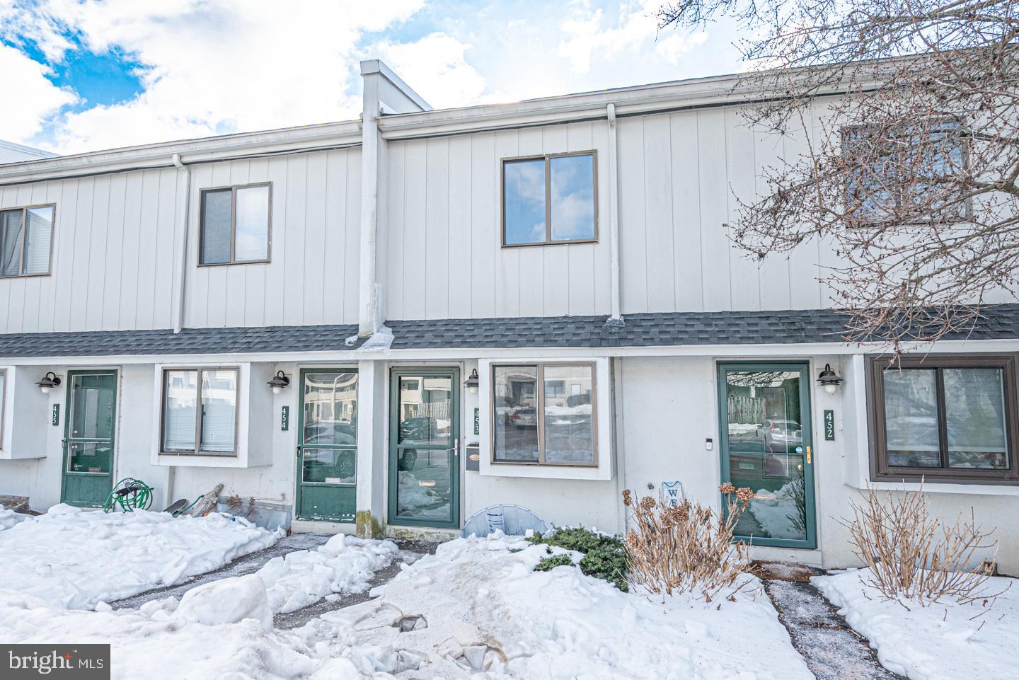 SUMMIT HOUSE - Residential