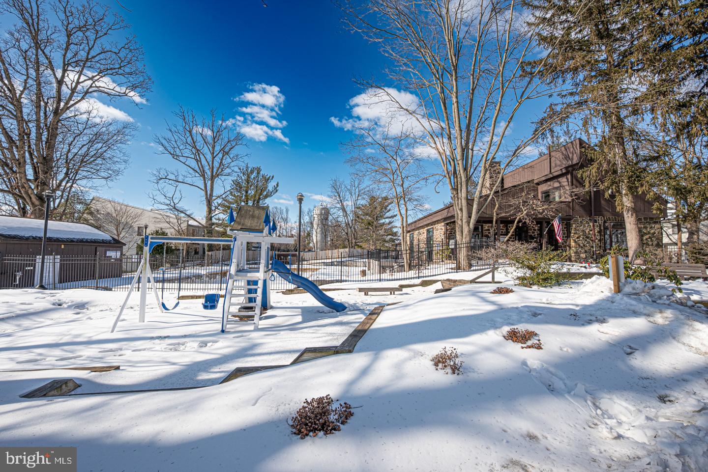 SUMMIT HOUSE - Residential