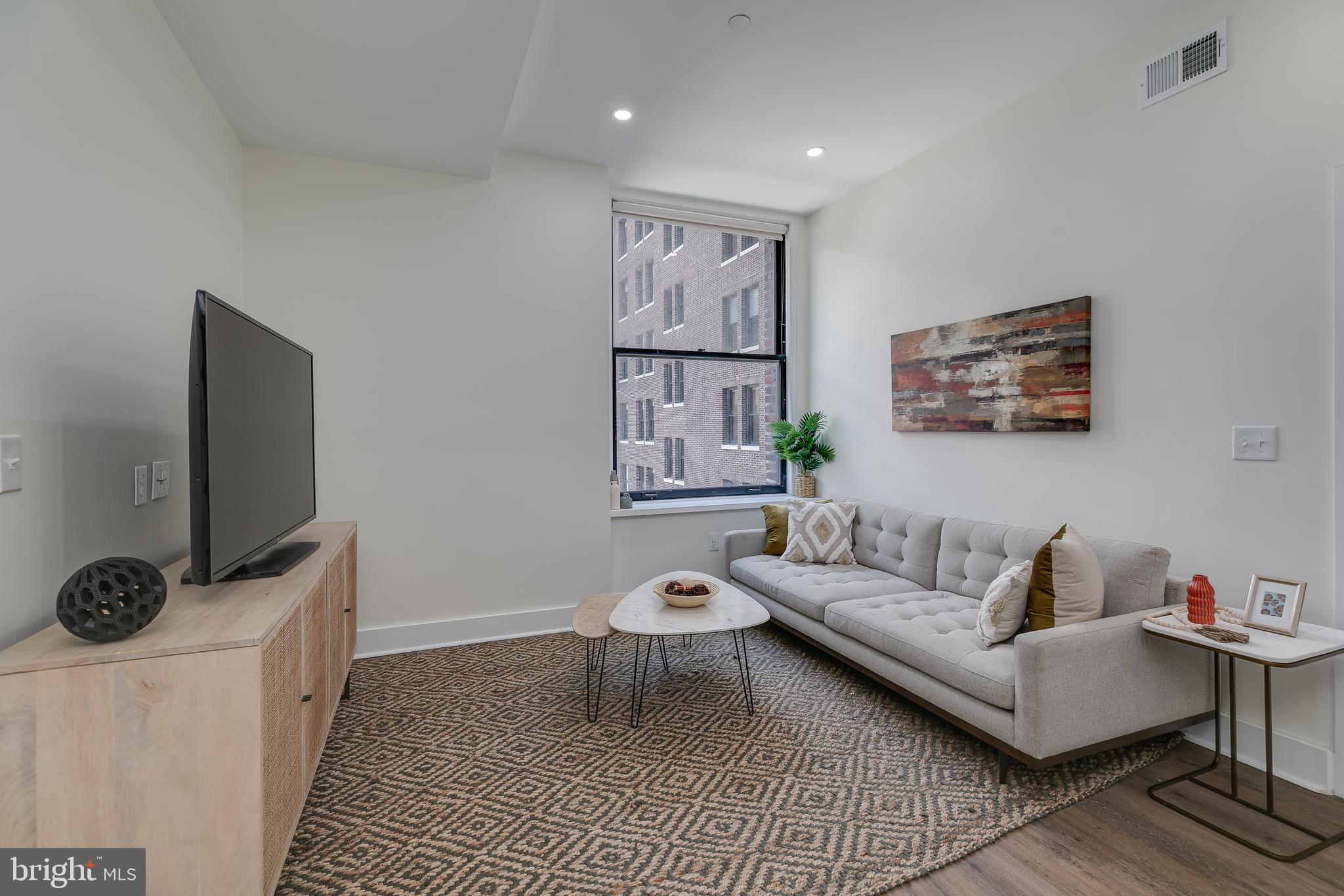 SOCIETY HILL - Residential Lease