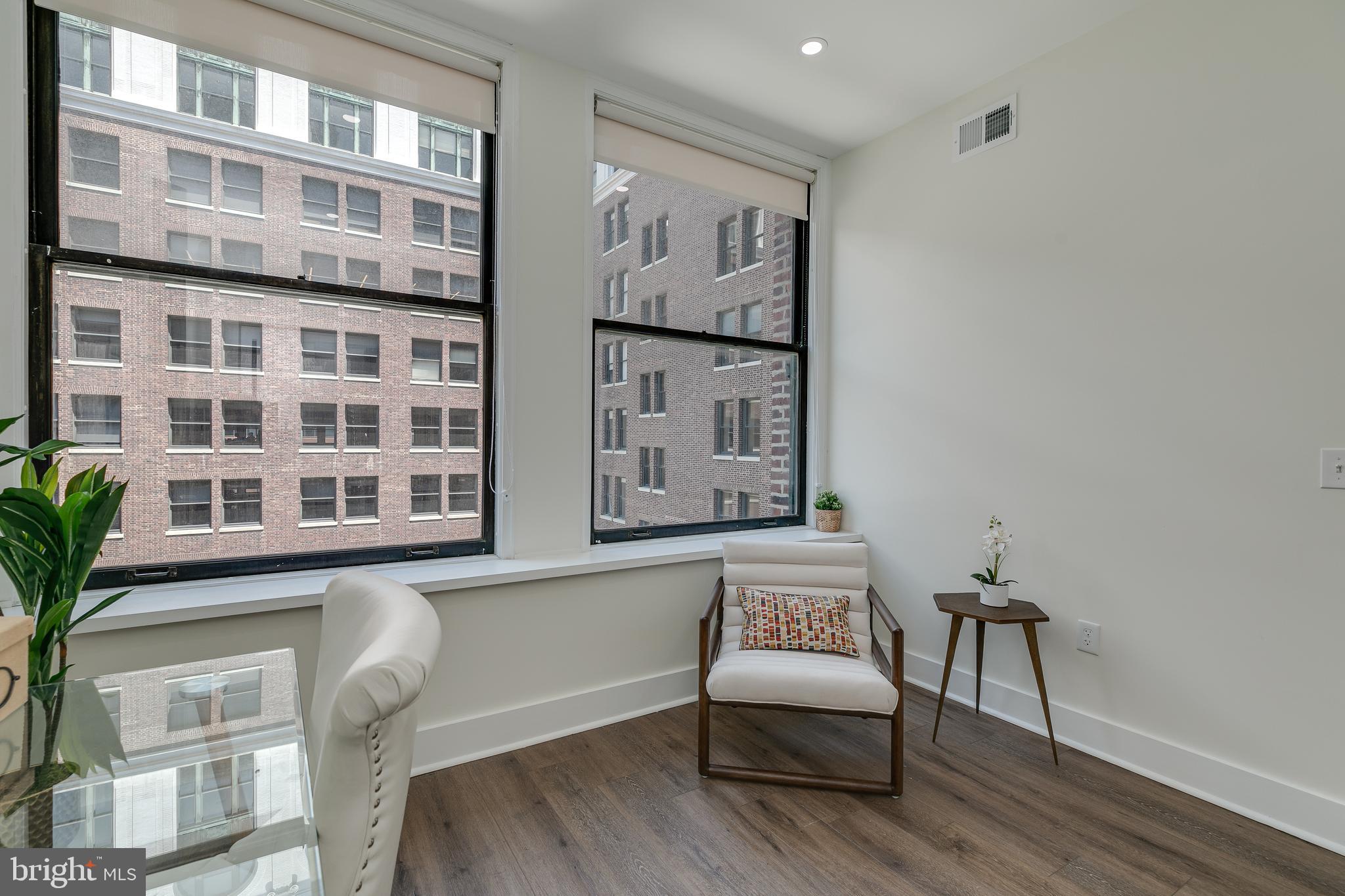 SOCIETY HILL - Residential Lease