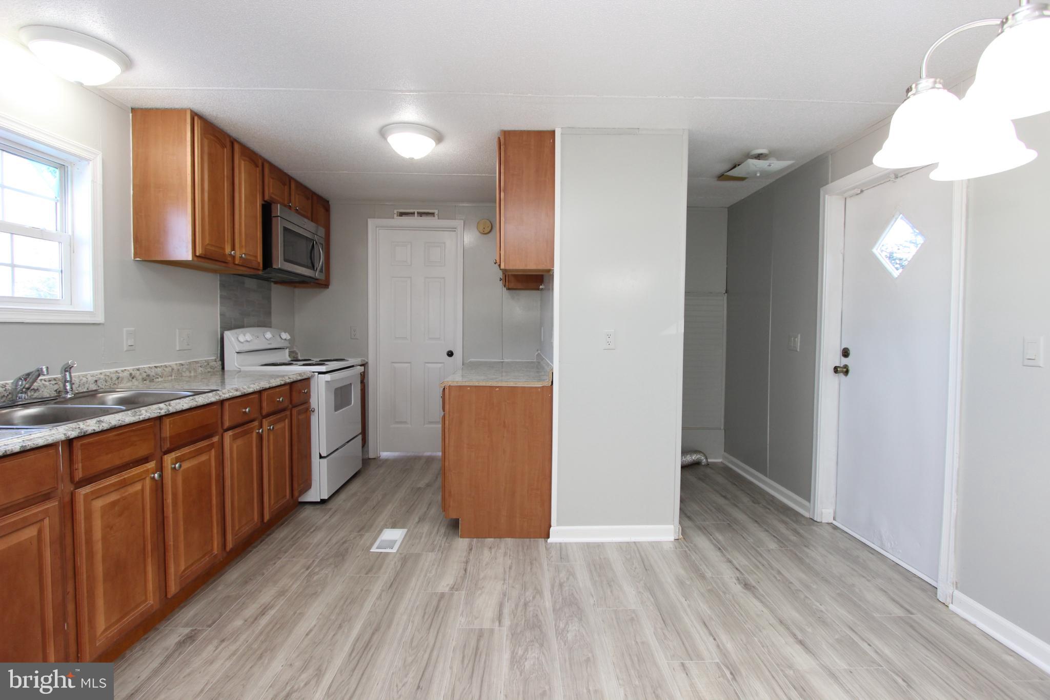 FOXWOOD VILLAGE - Residential