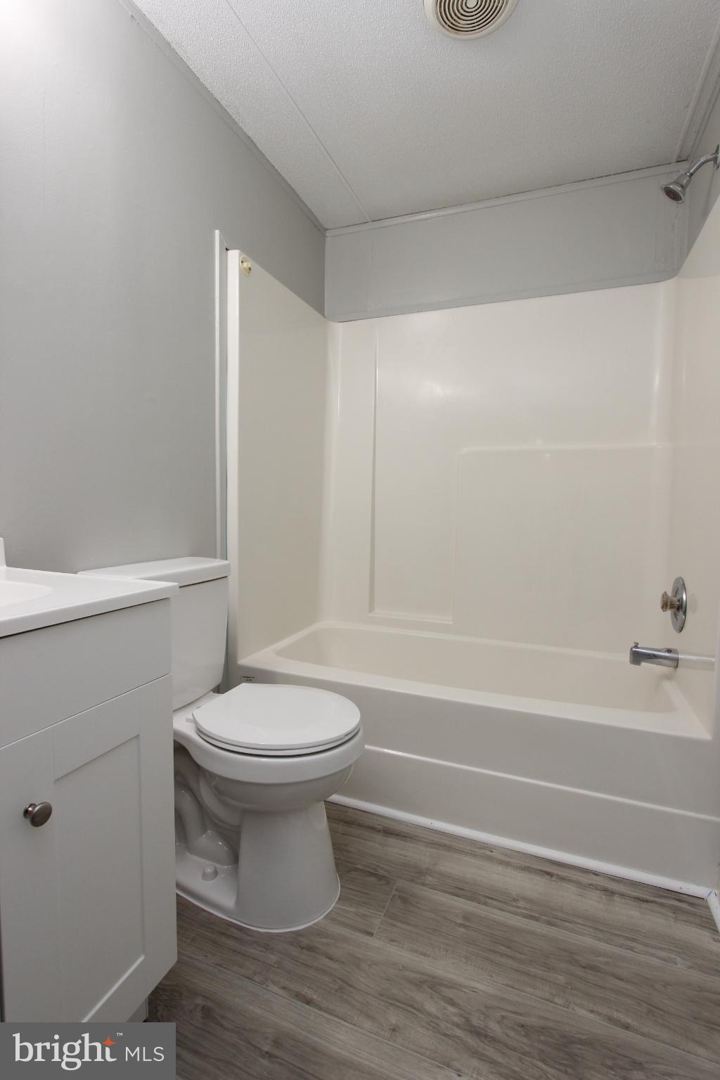 FOXWOOD VILLAGE - Residential