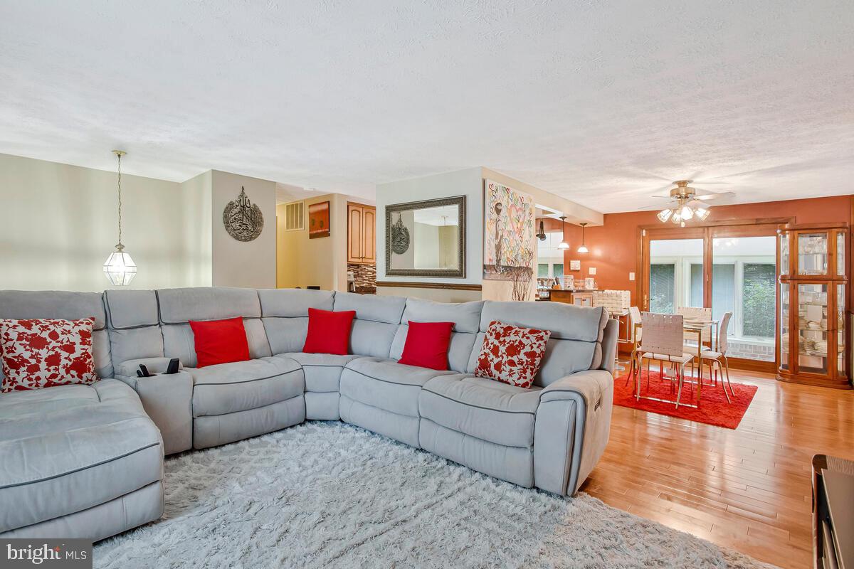 12909 MAYFLOWER PLACE