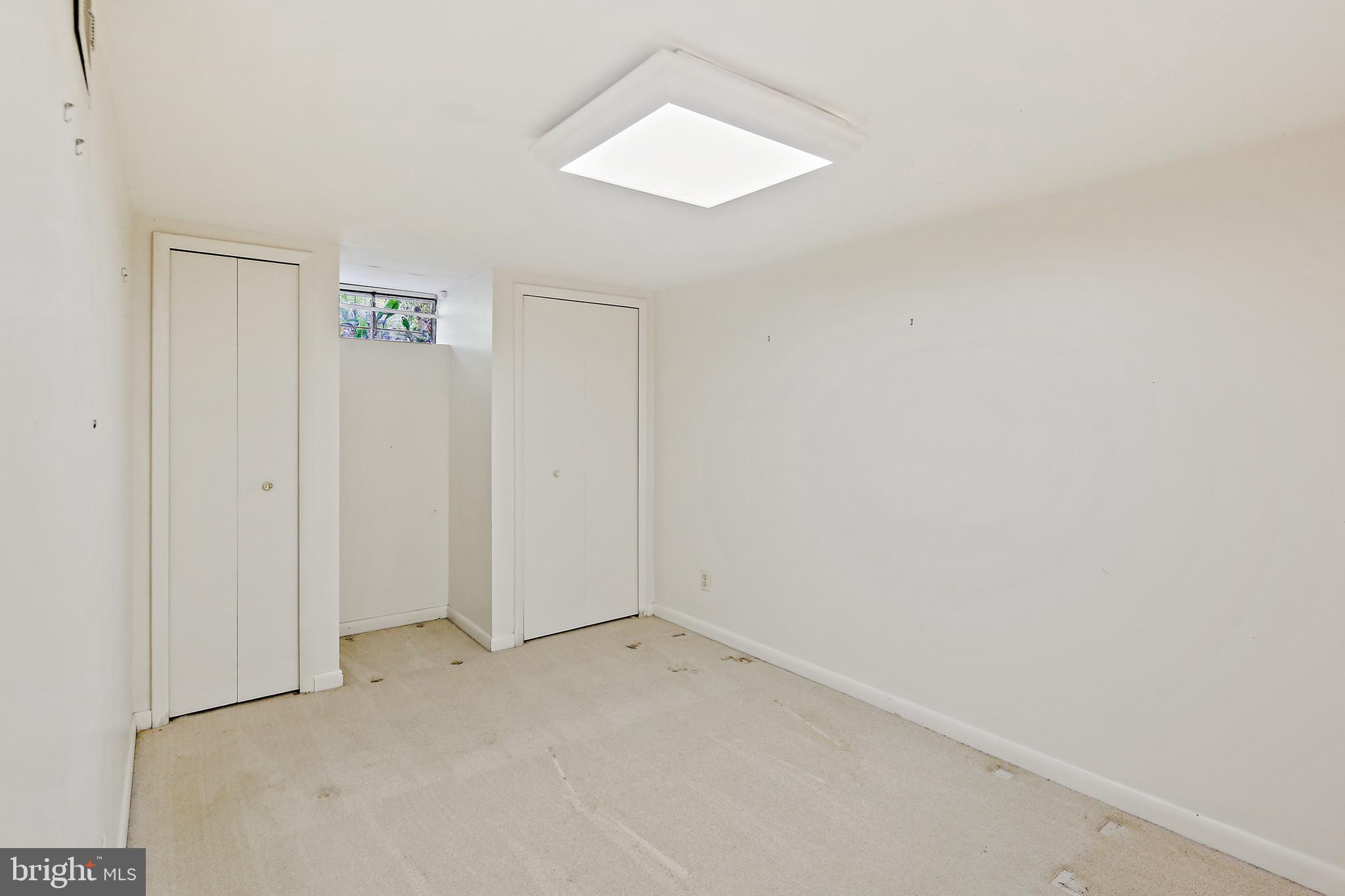 WINDSOR  MILL - Residential