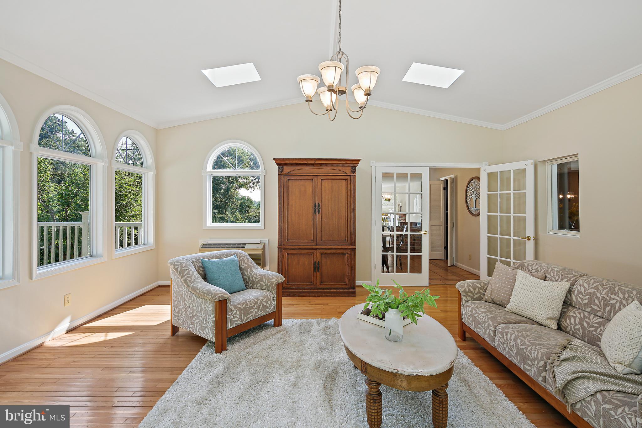 WINDSOR  MILL - Residential