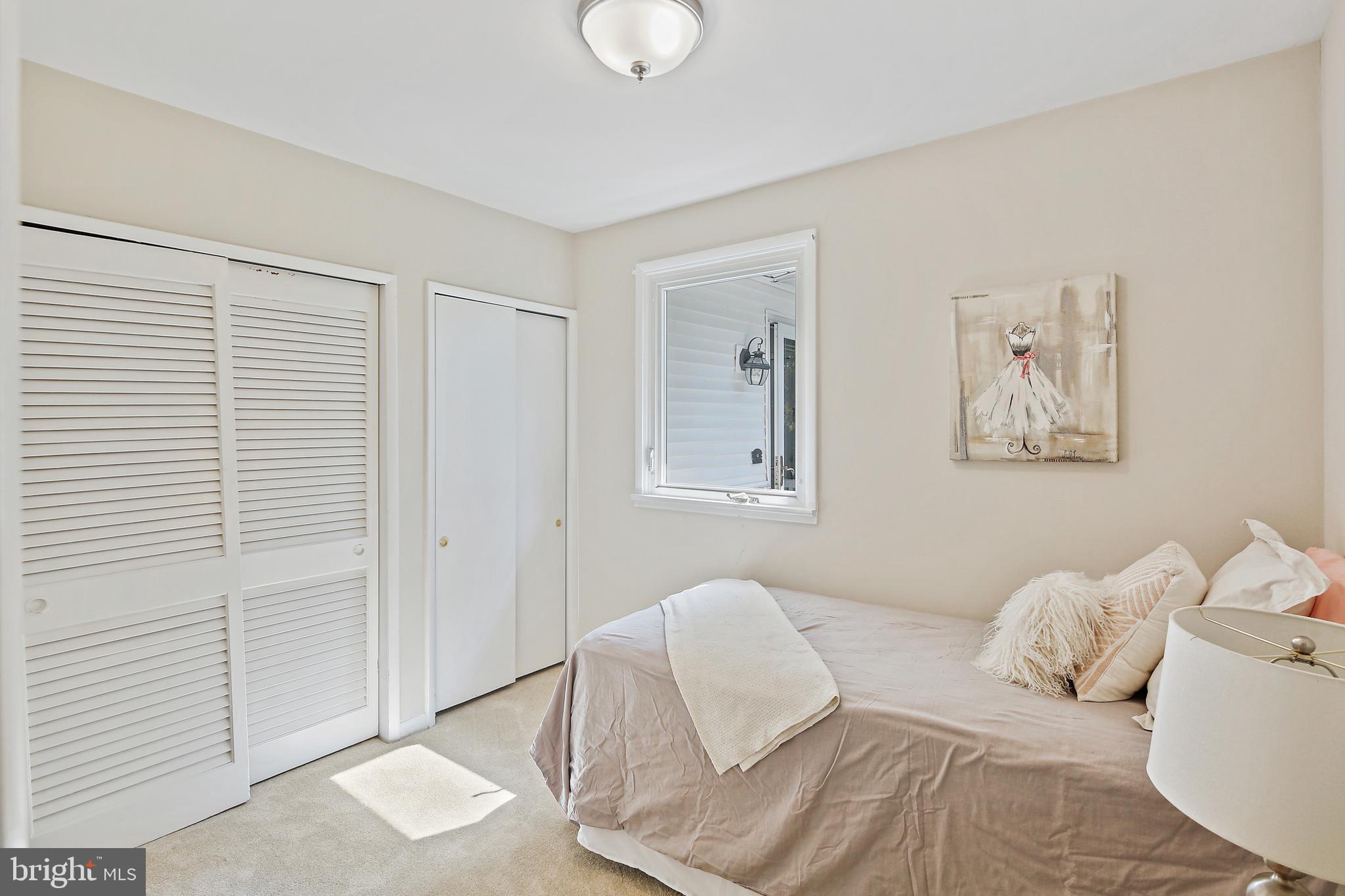 WINDSOR  MILL - Residential