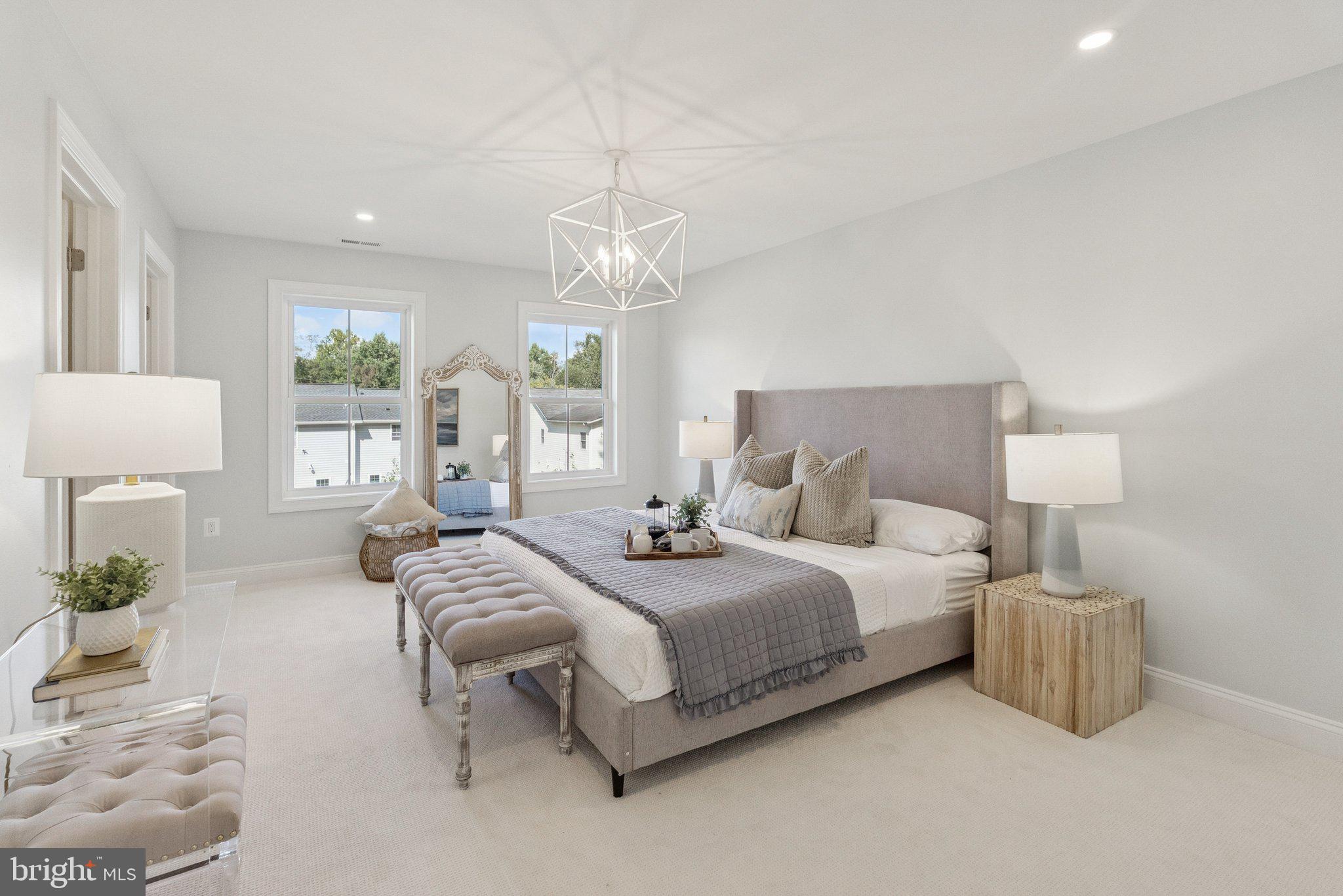 BURGUNDY MANOR - Residential