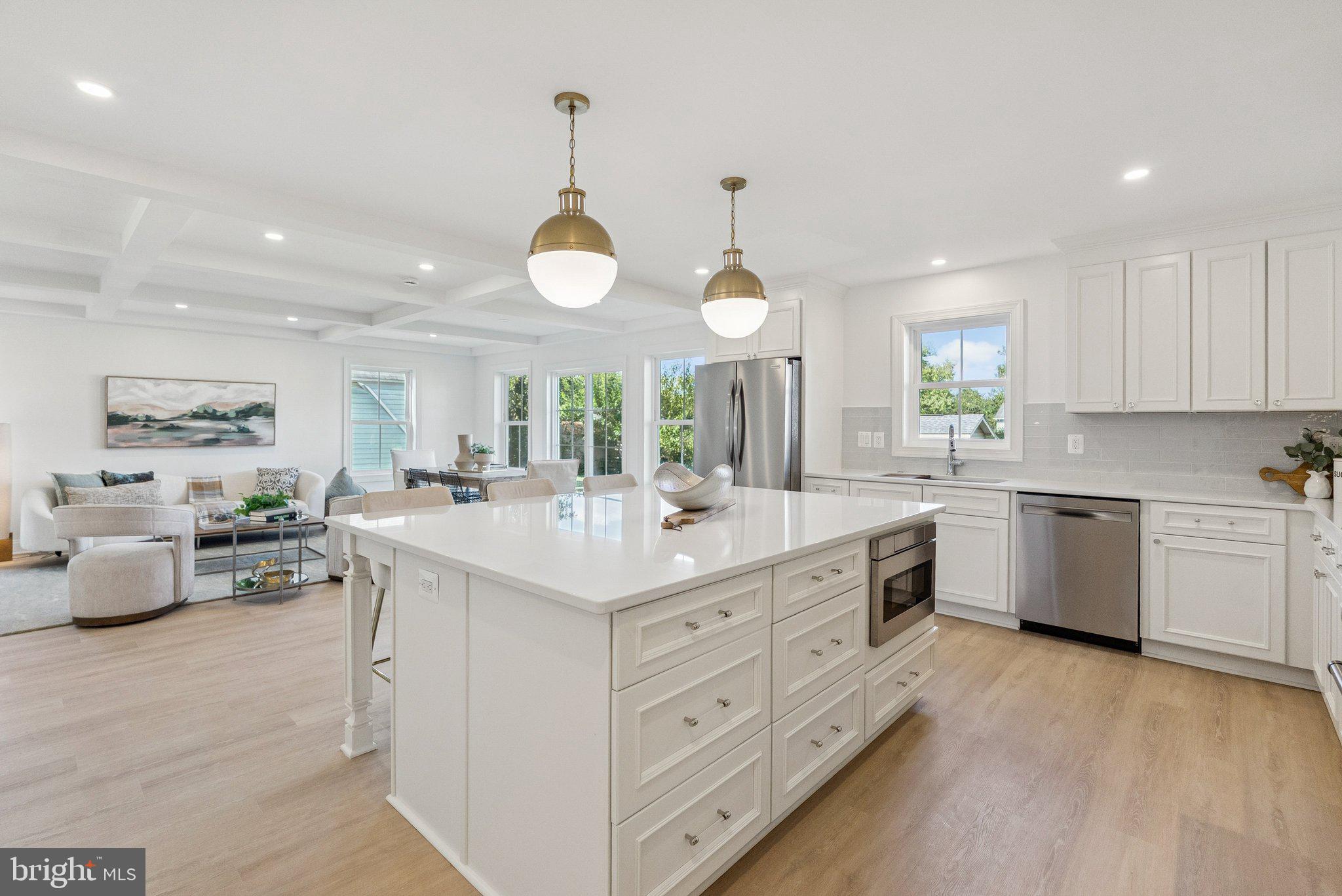 BURGUNDY MANOR - Residential