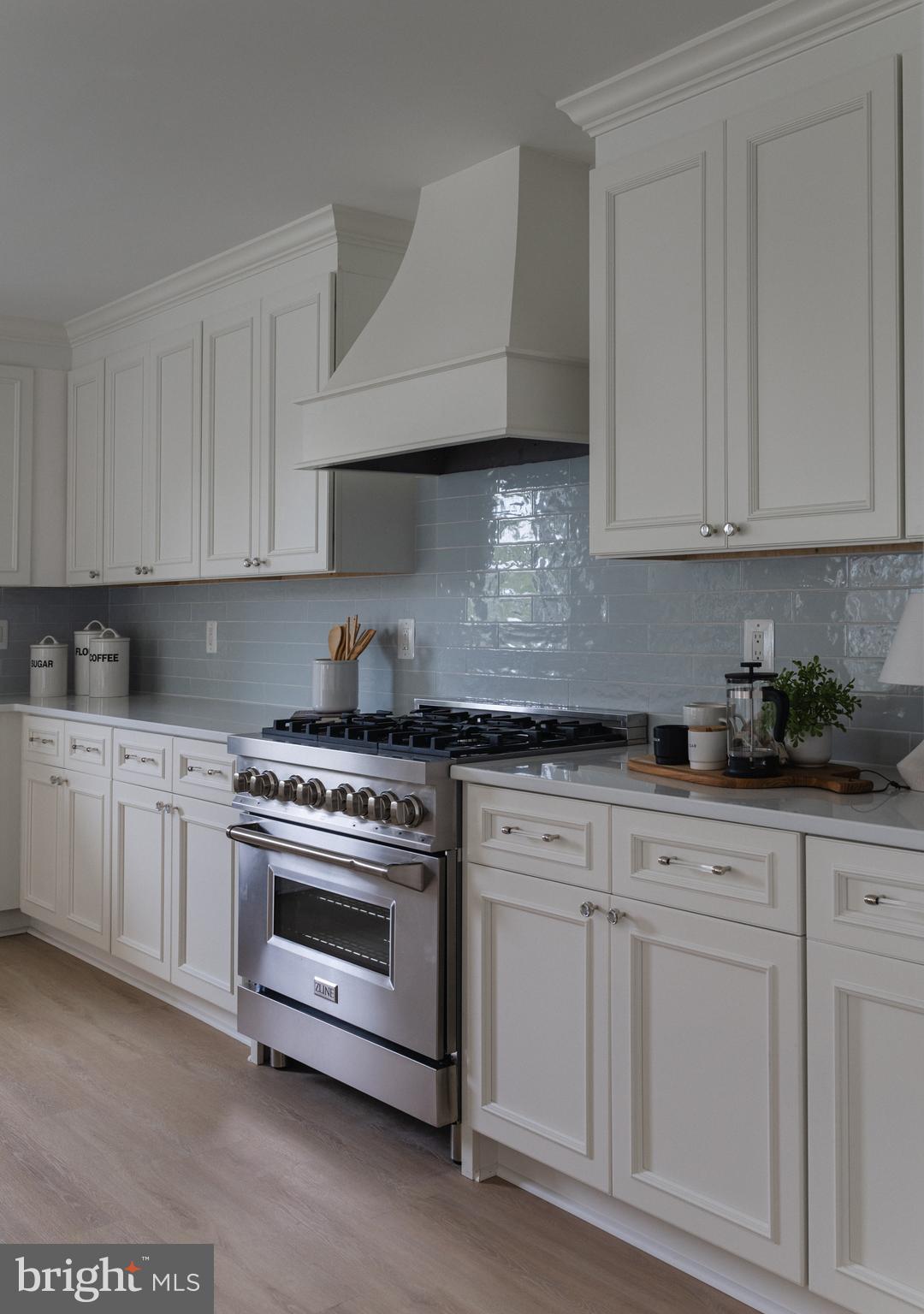 BURGUNDY MANOR - Residential