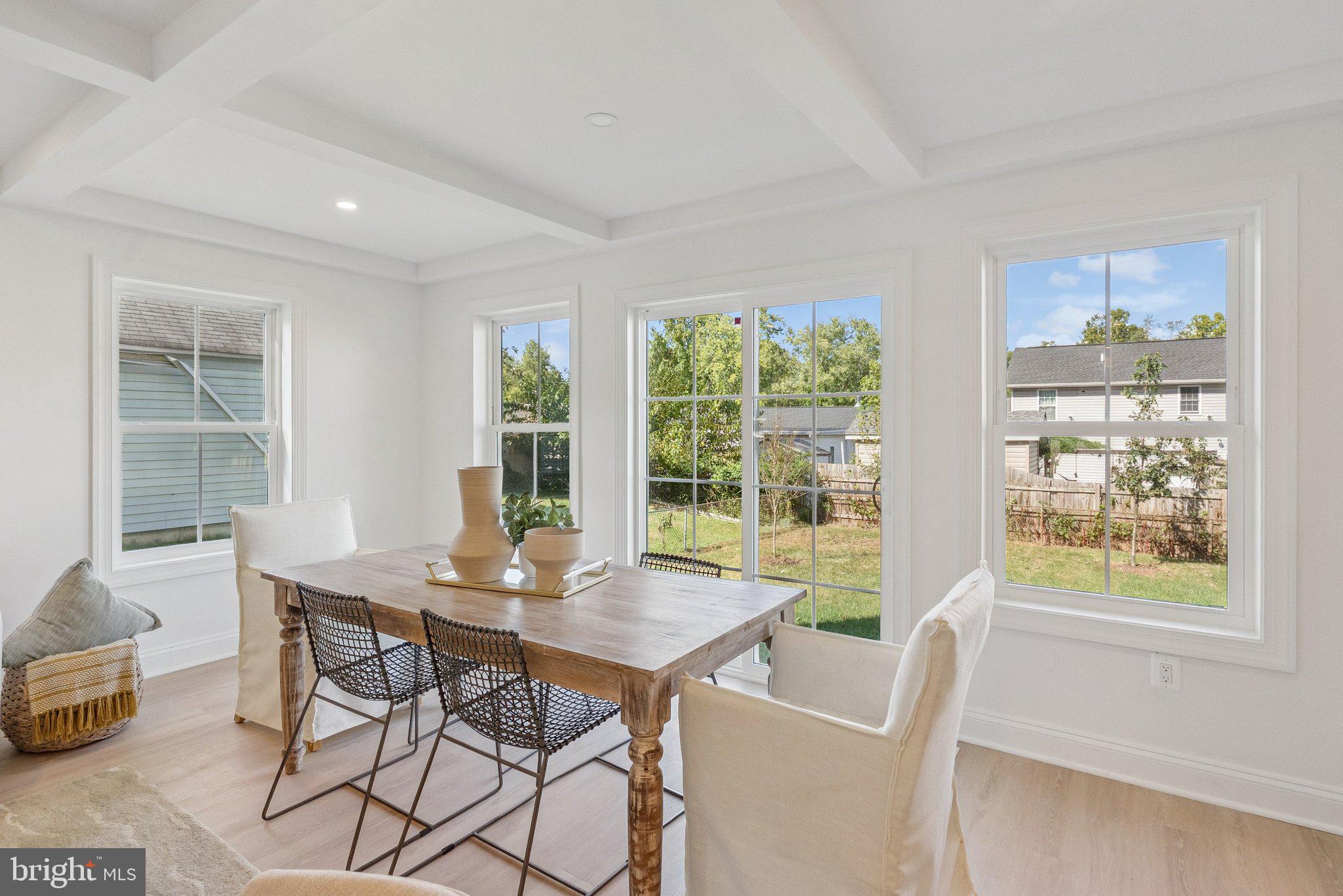 BURGUNDY MANOR - Residential