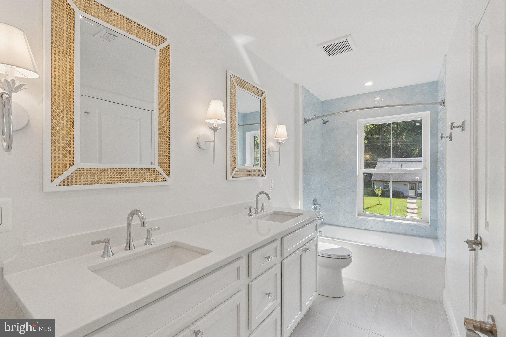 BURGUNDY MANOR - Residential