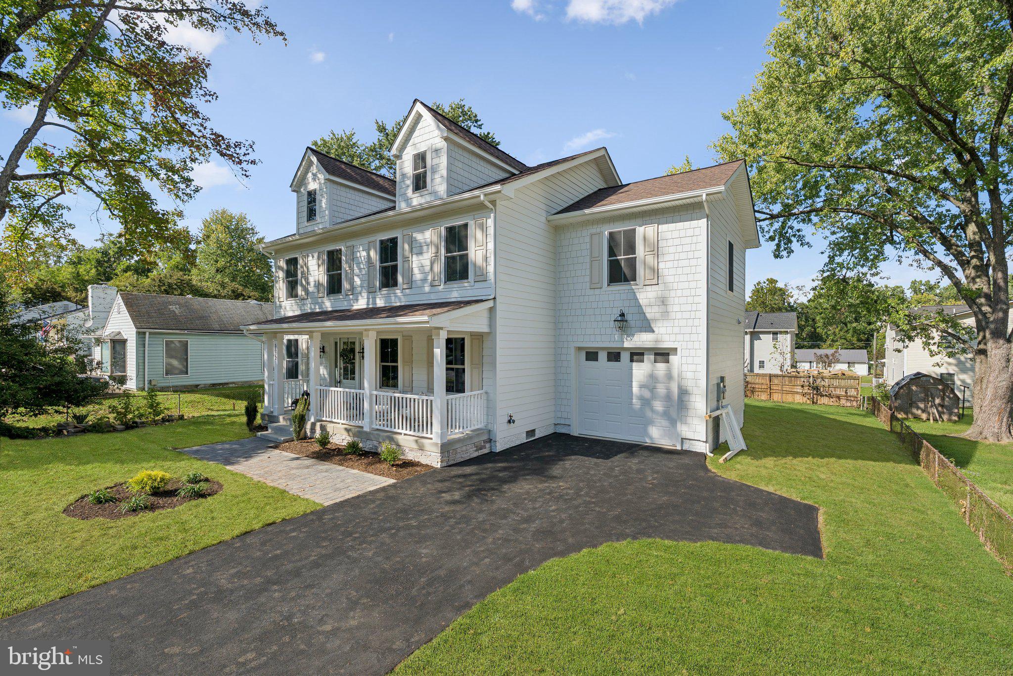 BURGUNDY MANOR - Residential