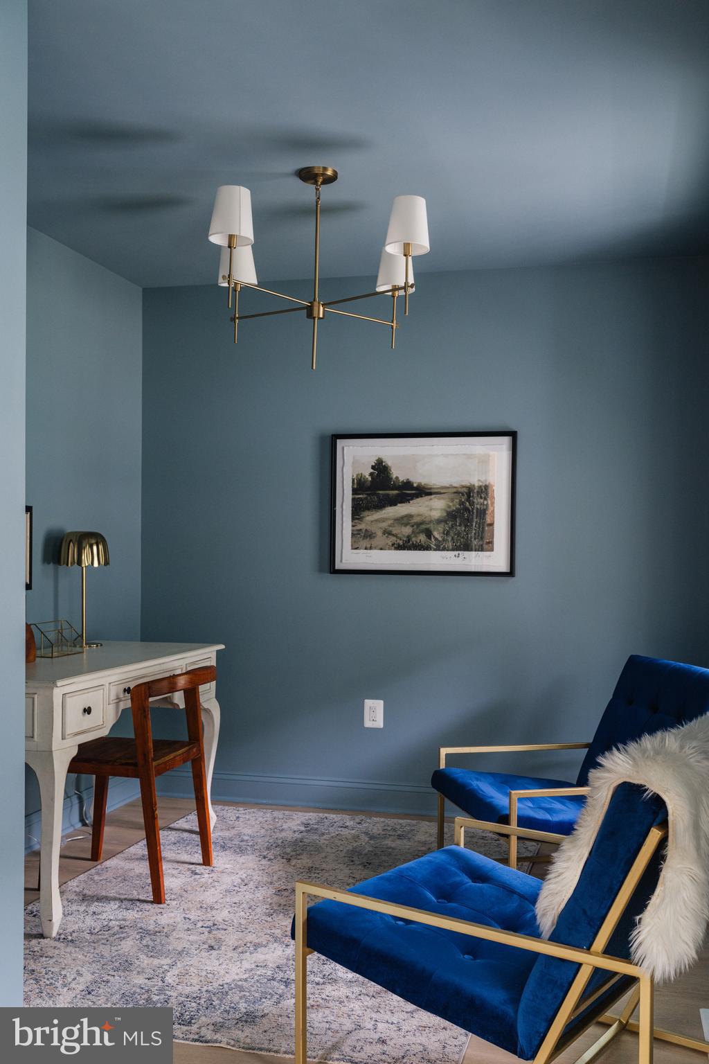 BURGUNDY MANOR - Residential