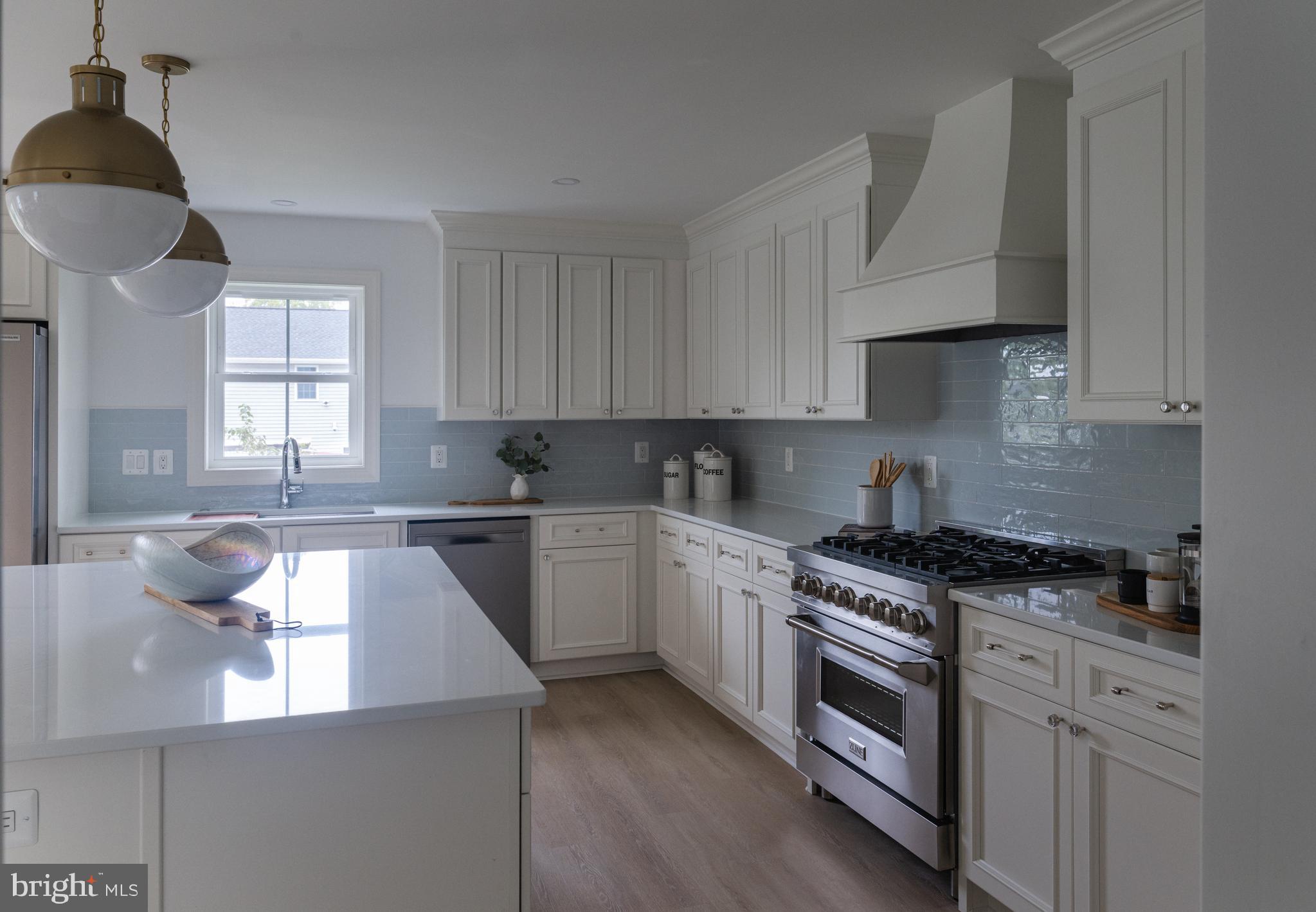 BURGUNDY MANOR - Residential