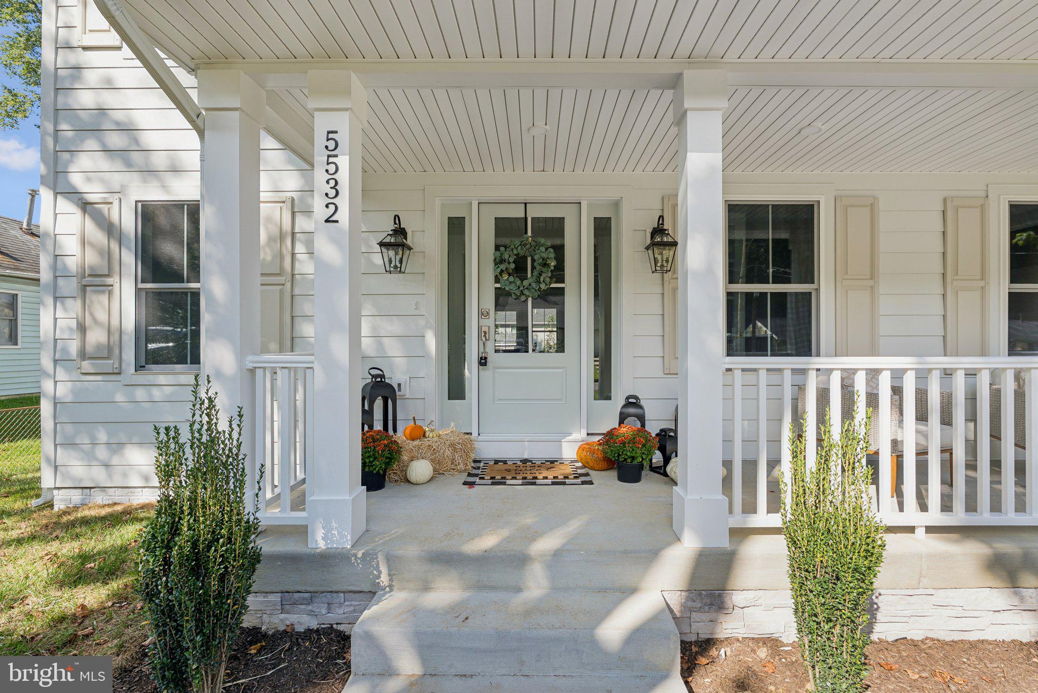 BURGUNDY MANOR - Residential