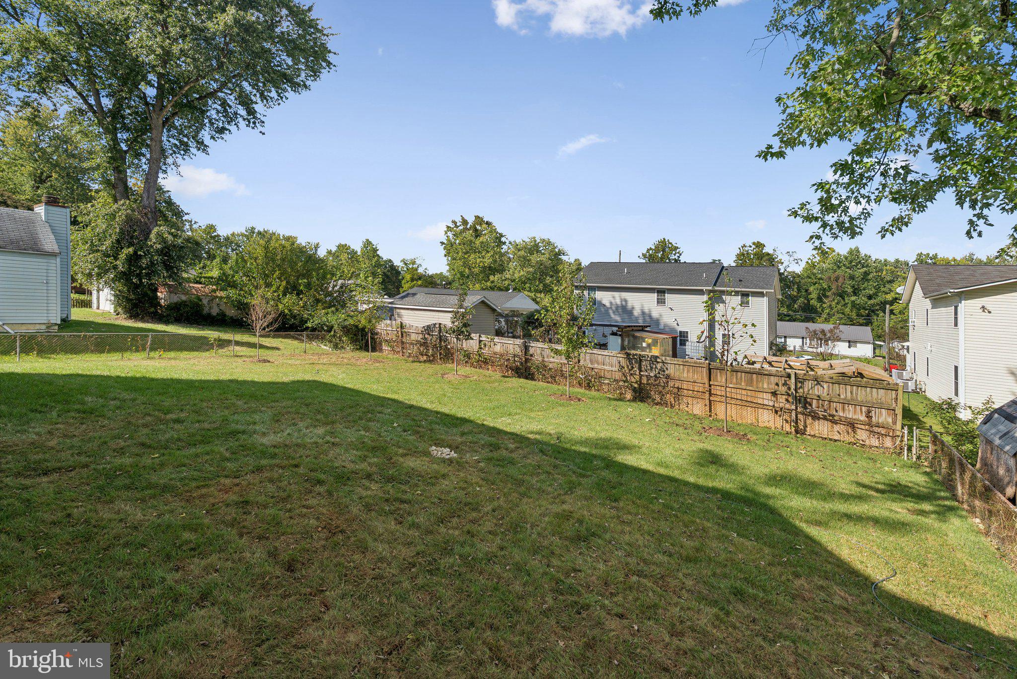BURGUNDY MANOR - Residential
