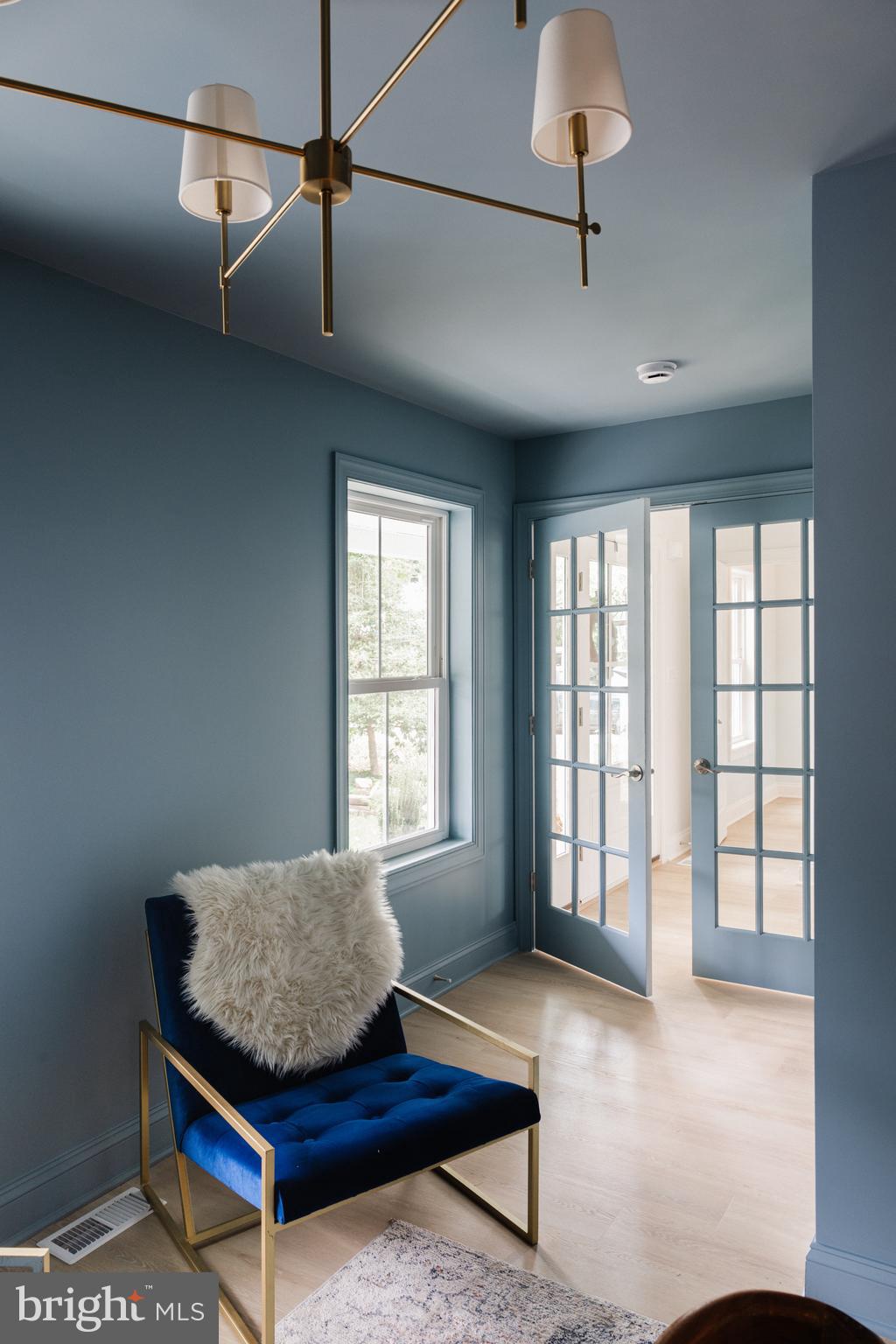 BURGUNDY MANOR - Residential