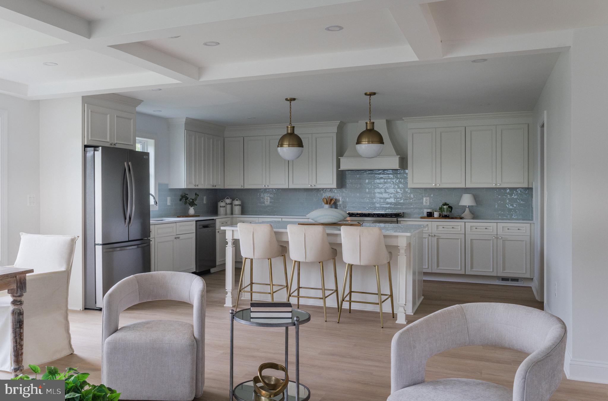 BURGUNDY MANOR - Residential