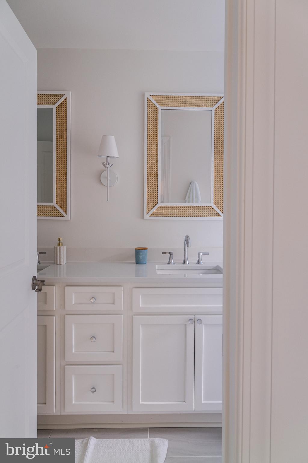 BURGUNDY MANOR - Residential