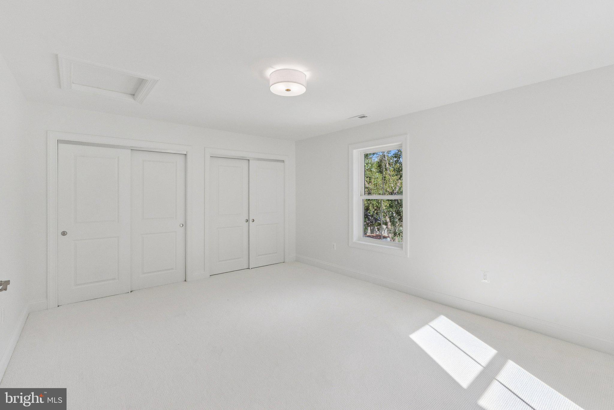 BURGUNDY MANOR - Residential