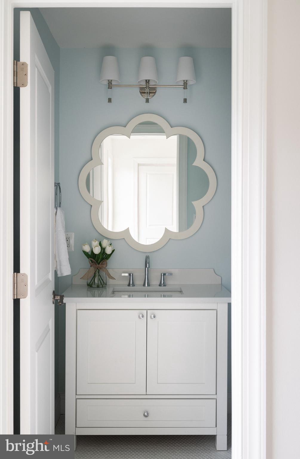 BURGUNDY MANOR - Residential