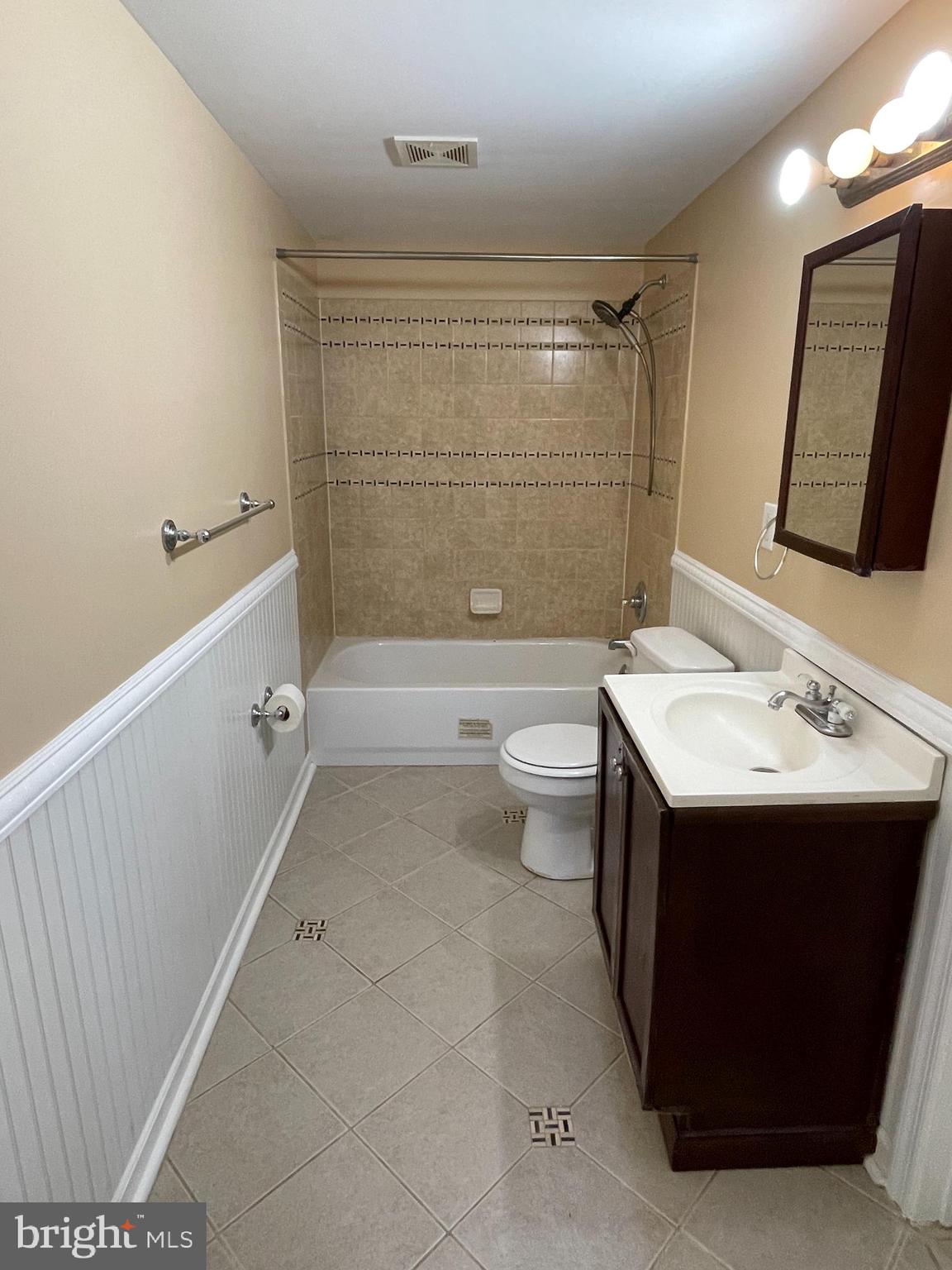 NEW CARROLLTON - Residential Lease